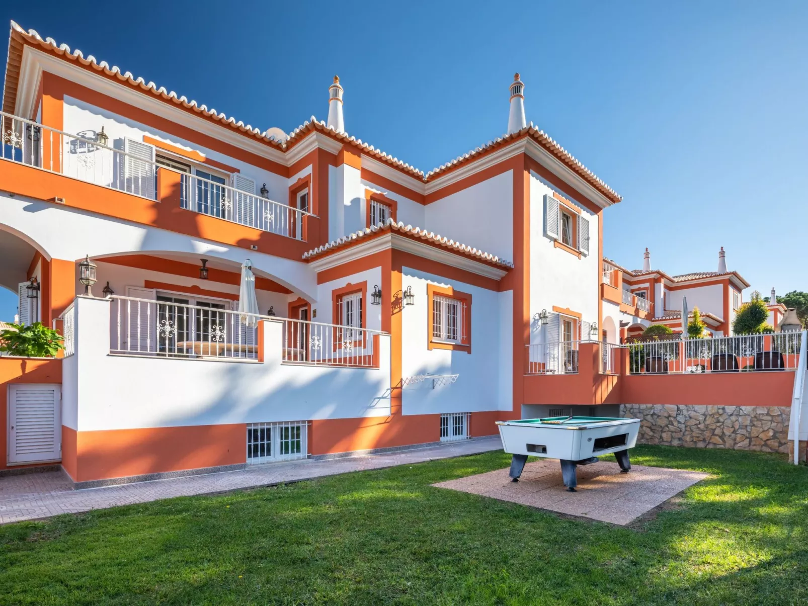 8 Schlafzimmer Villa, Pool, BBq, Strand - Image-tags.info