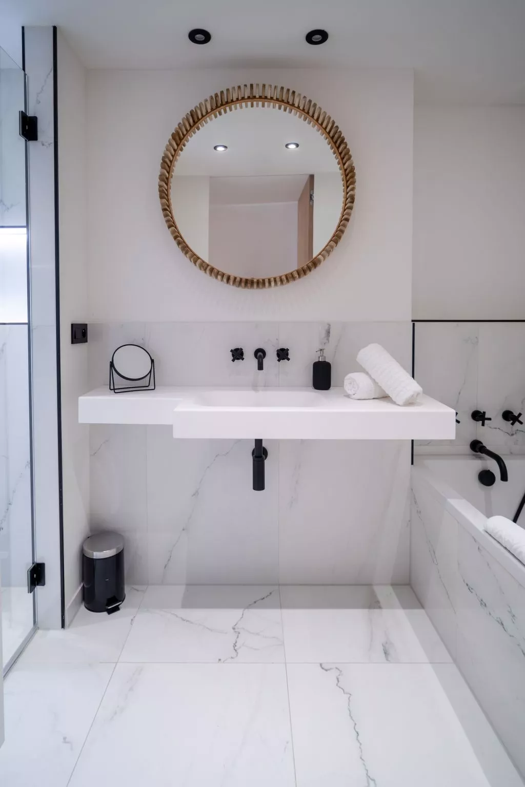 Superb 3 Bedroom Apartment on the Port - Image-tags.info