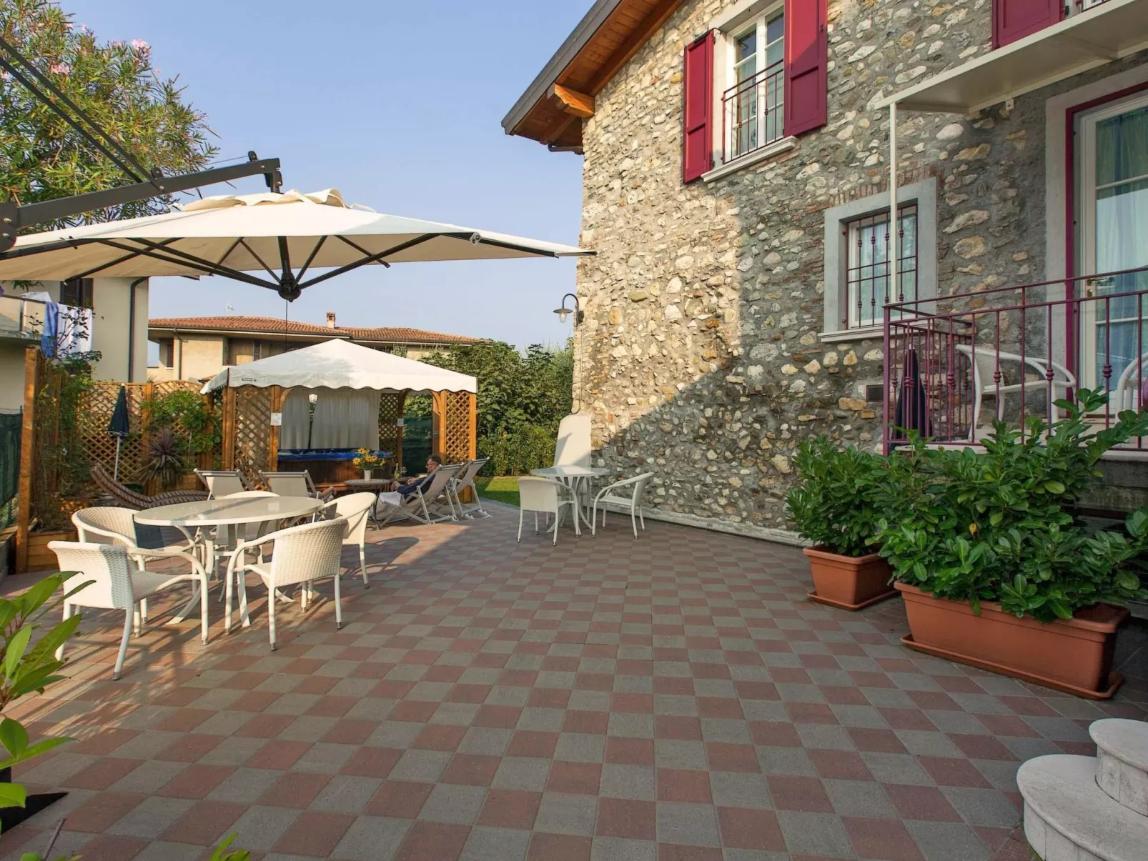 Wunderschöne Wohnung mit Garten und Grill - Image-tags.info