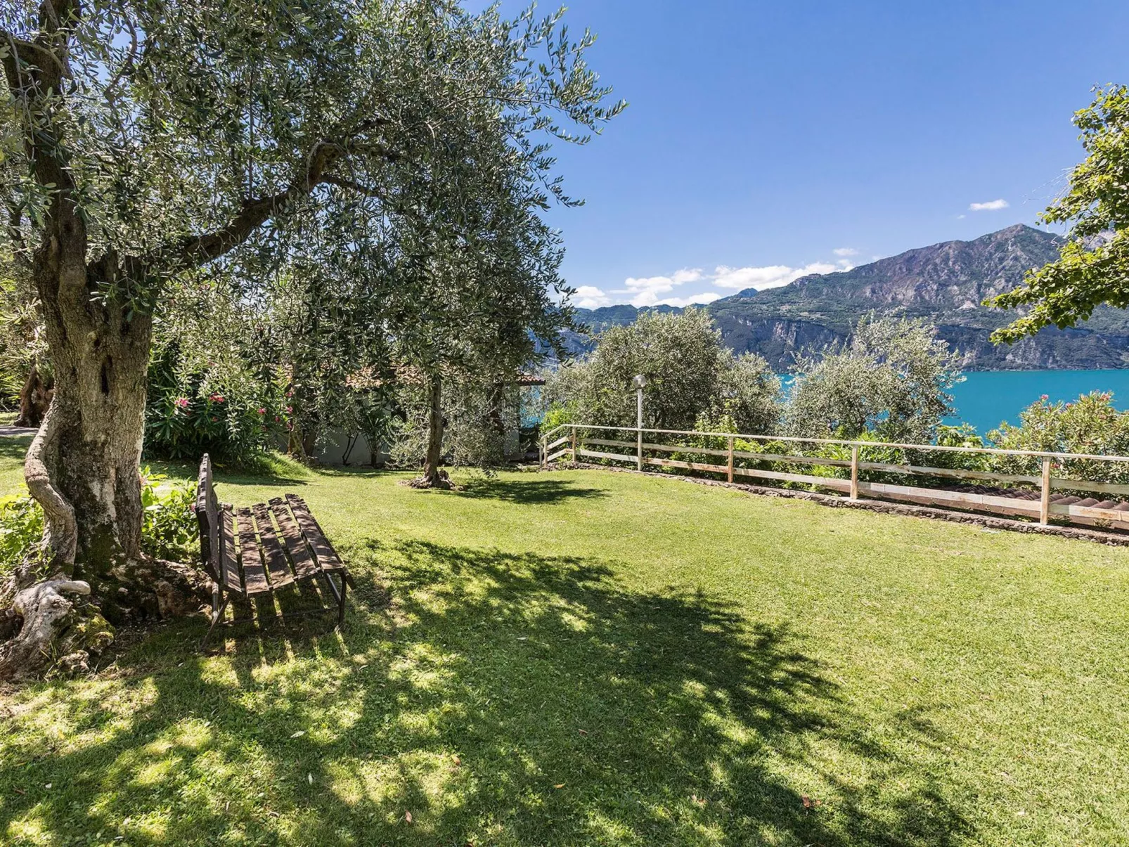 Zwei-Zimmer-Wohnung mit Seeblick, Grill und Gemeinschaftspool - Image-tags.info