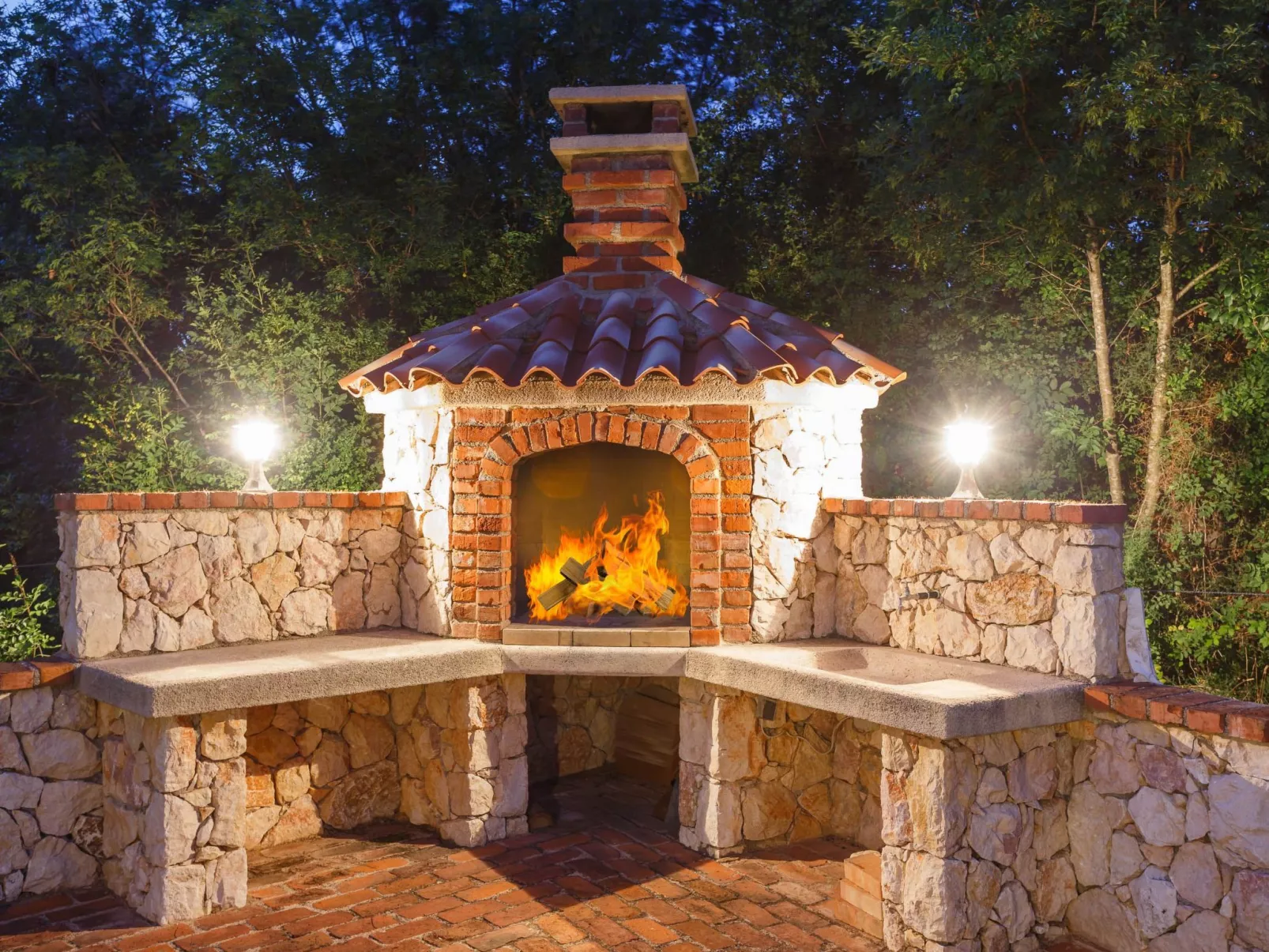 Villa Kamenica  im mediterranen Stil mit Innen- und Außenpool - Image-tags.info