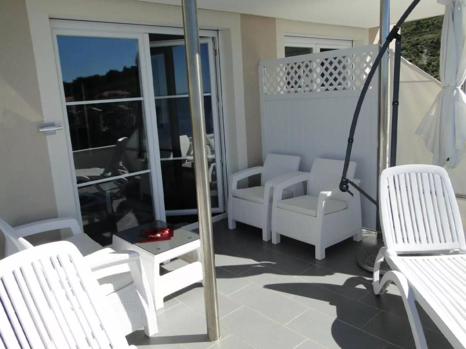 "Perla 3" mit Blick auf das Wasser - Image-tags.info