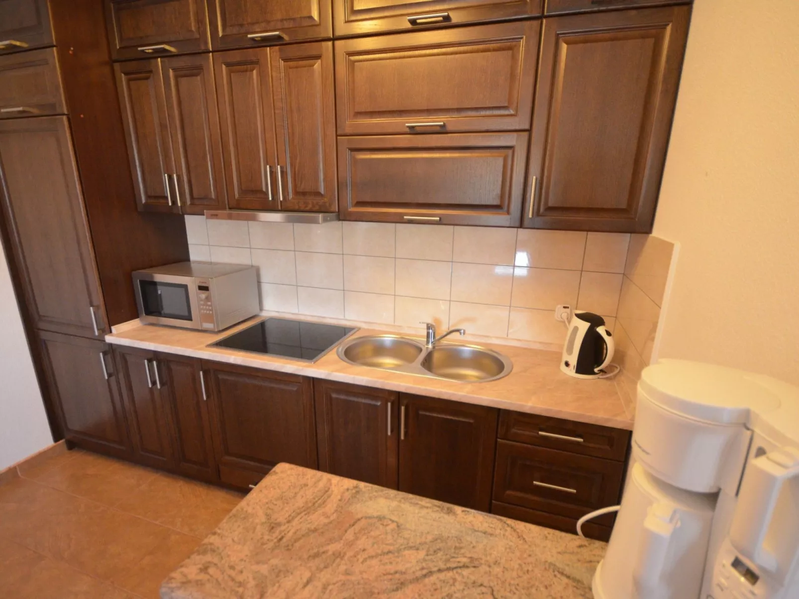 Apartment Komljen 1 - Image-tags.info