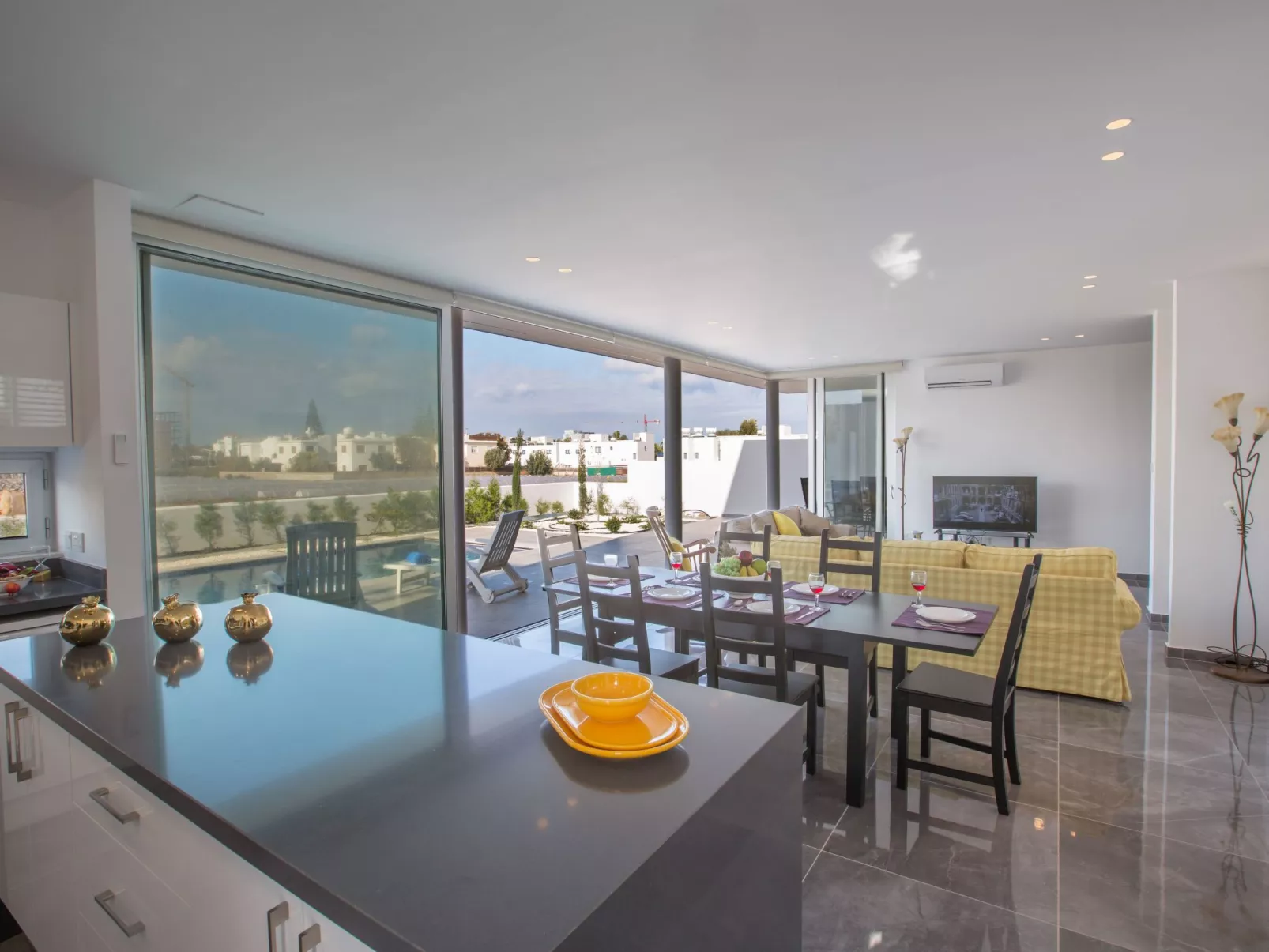 3-Schlafzimmer-Villa mit privatem Pool und Dachgarten - Image-tags.info