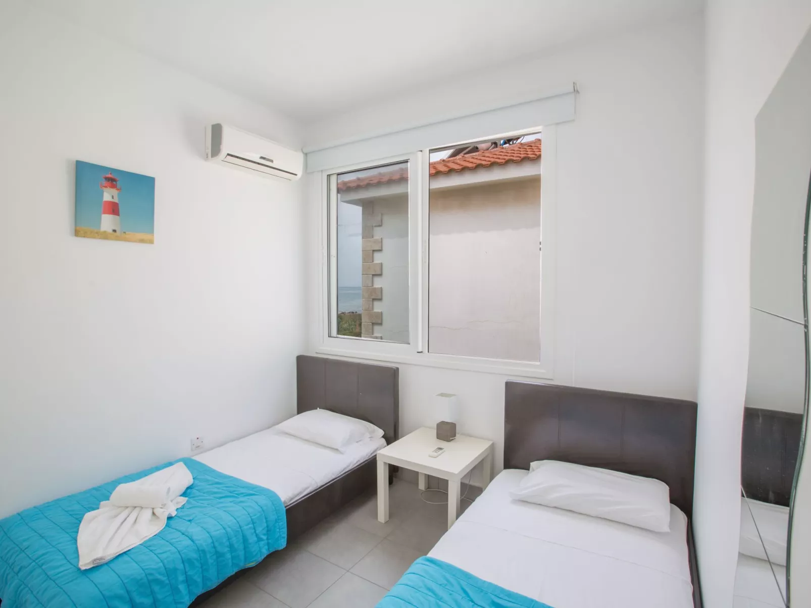 Moderne, geräumige Villa am Strand mit Pool - Image-tags.info