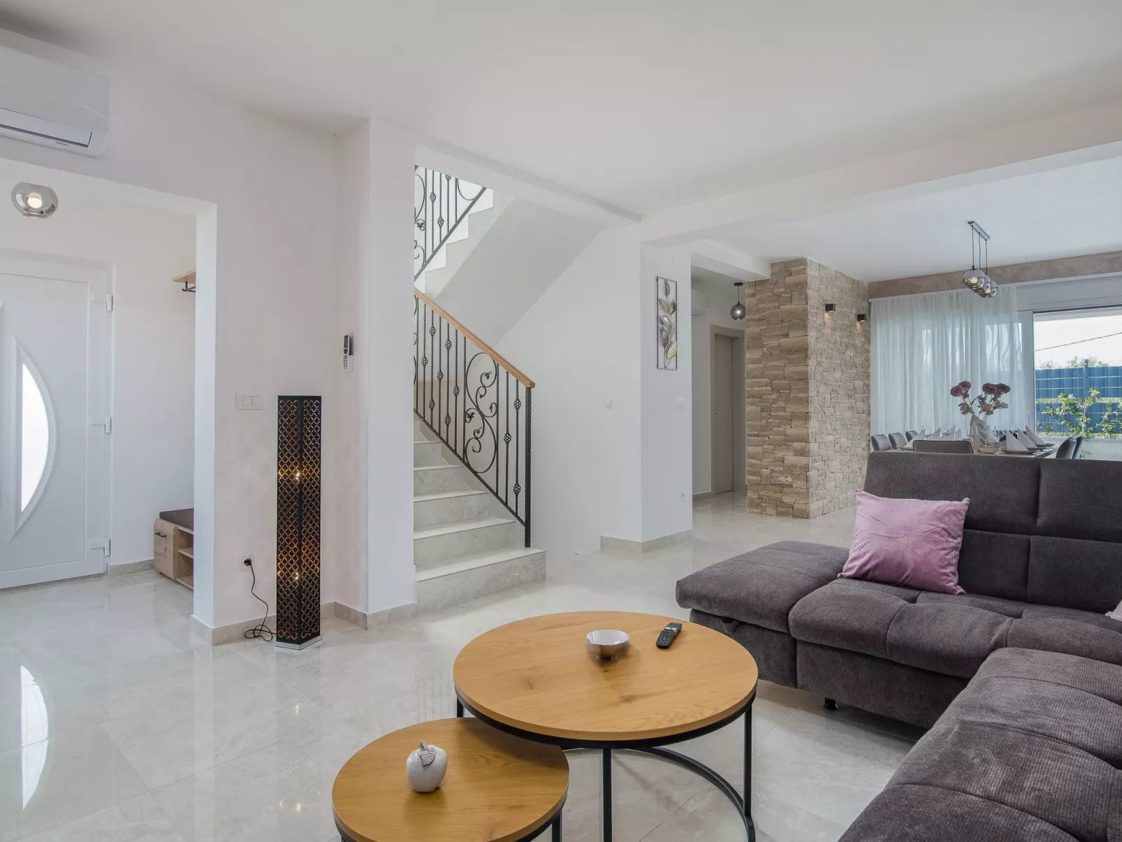 Luxuriöse Villa mit Salzwasserpool in einer ruhigen Gegend - Image-tags.info