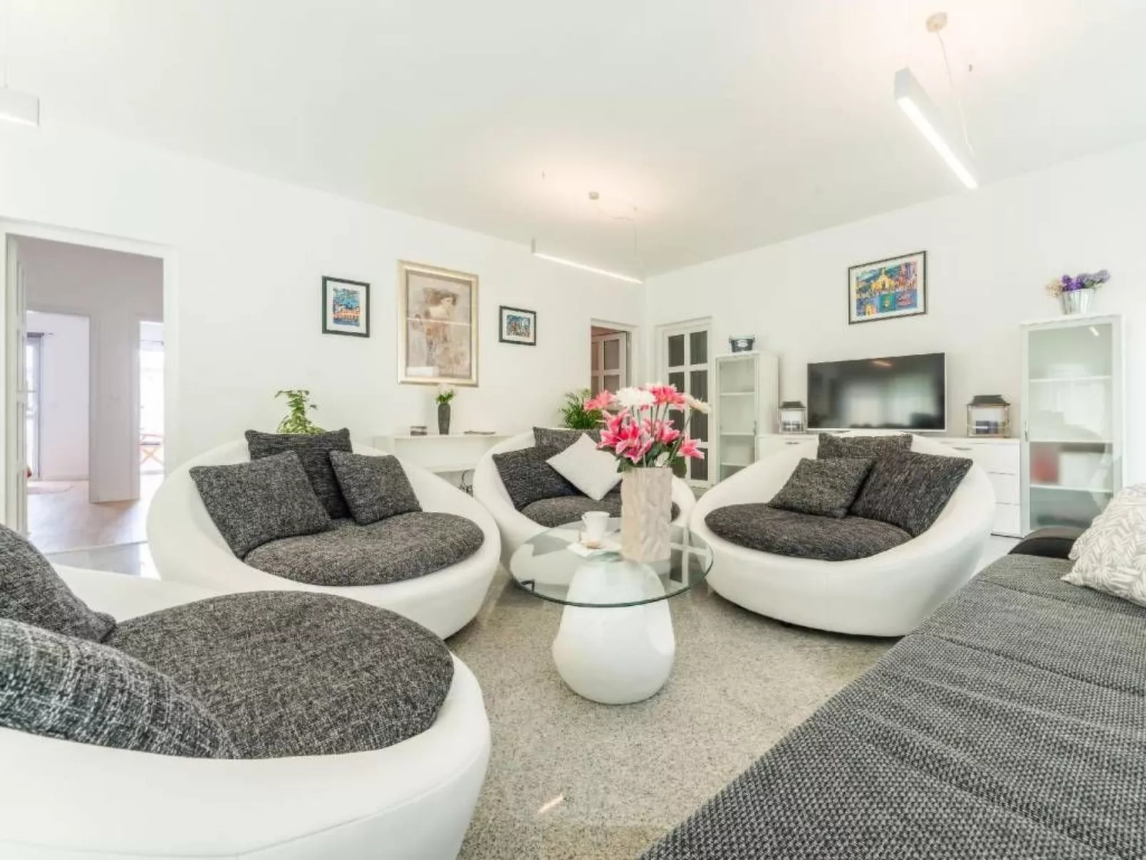 Strandhaus mit Pool in Meeresnähe - Image-tags.info