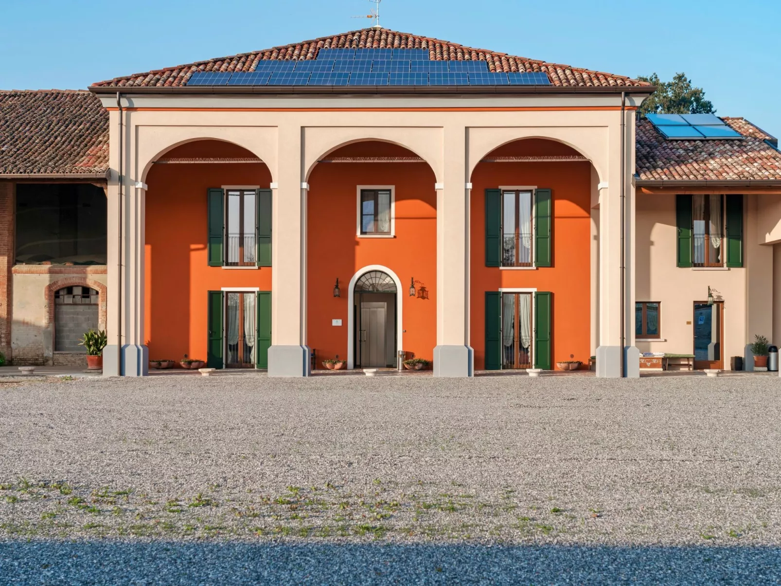 Zweizimmerwohnung mit zwei Einzelbetten und Schlafsofa - Image-tags.info