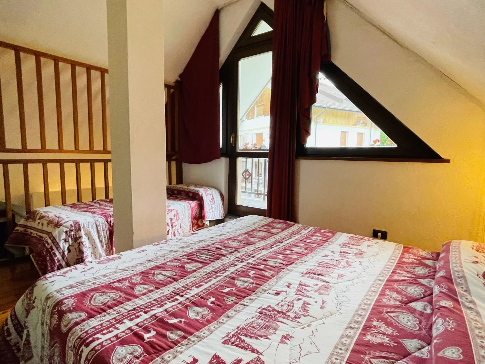 Zwei-Zimmer-Wohnung im Dachgeschoss 5 p. l. Villa Frejus - Image-tags.info