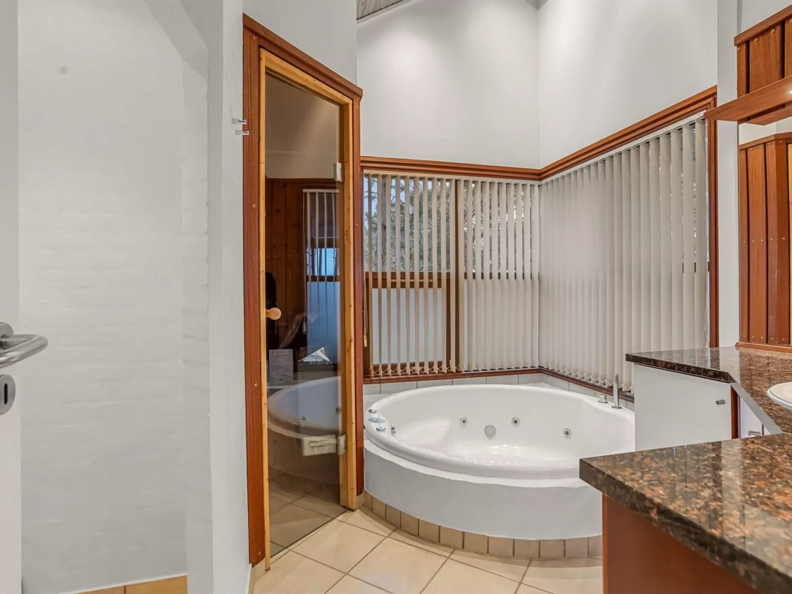 "Groa" - 50m from the sea - Binnen