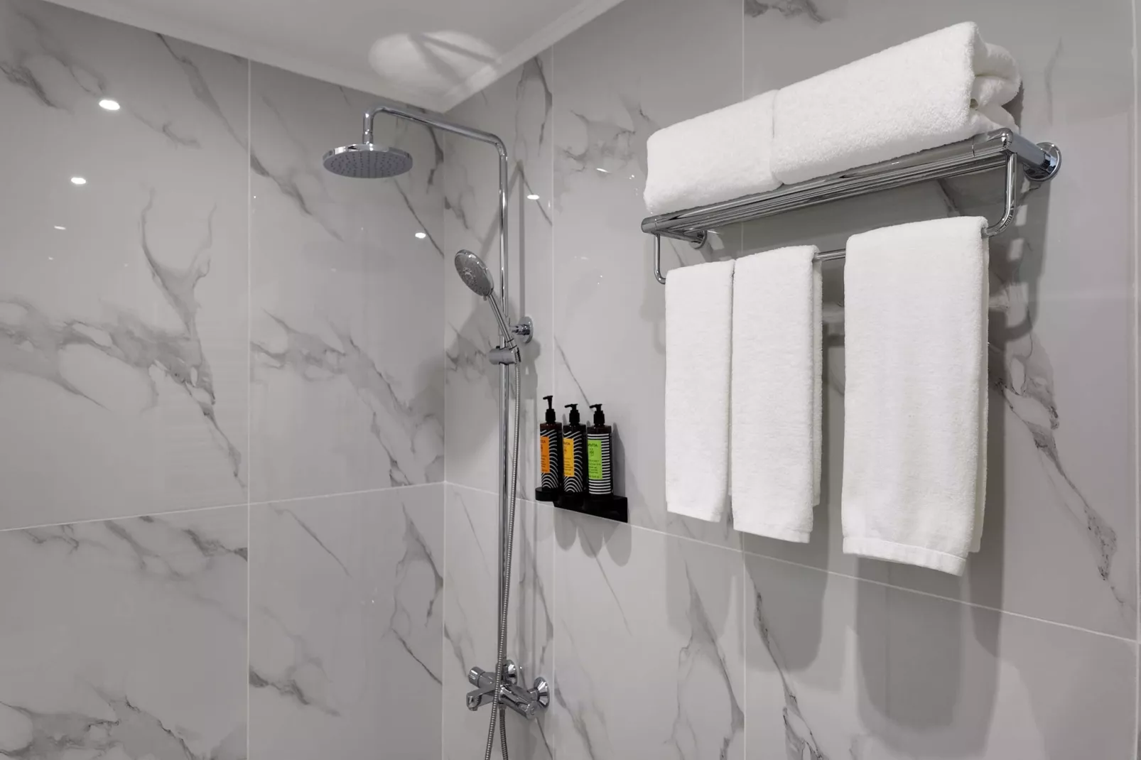 Twin Deluxe Room with Balcony-Badkamer