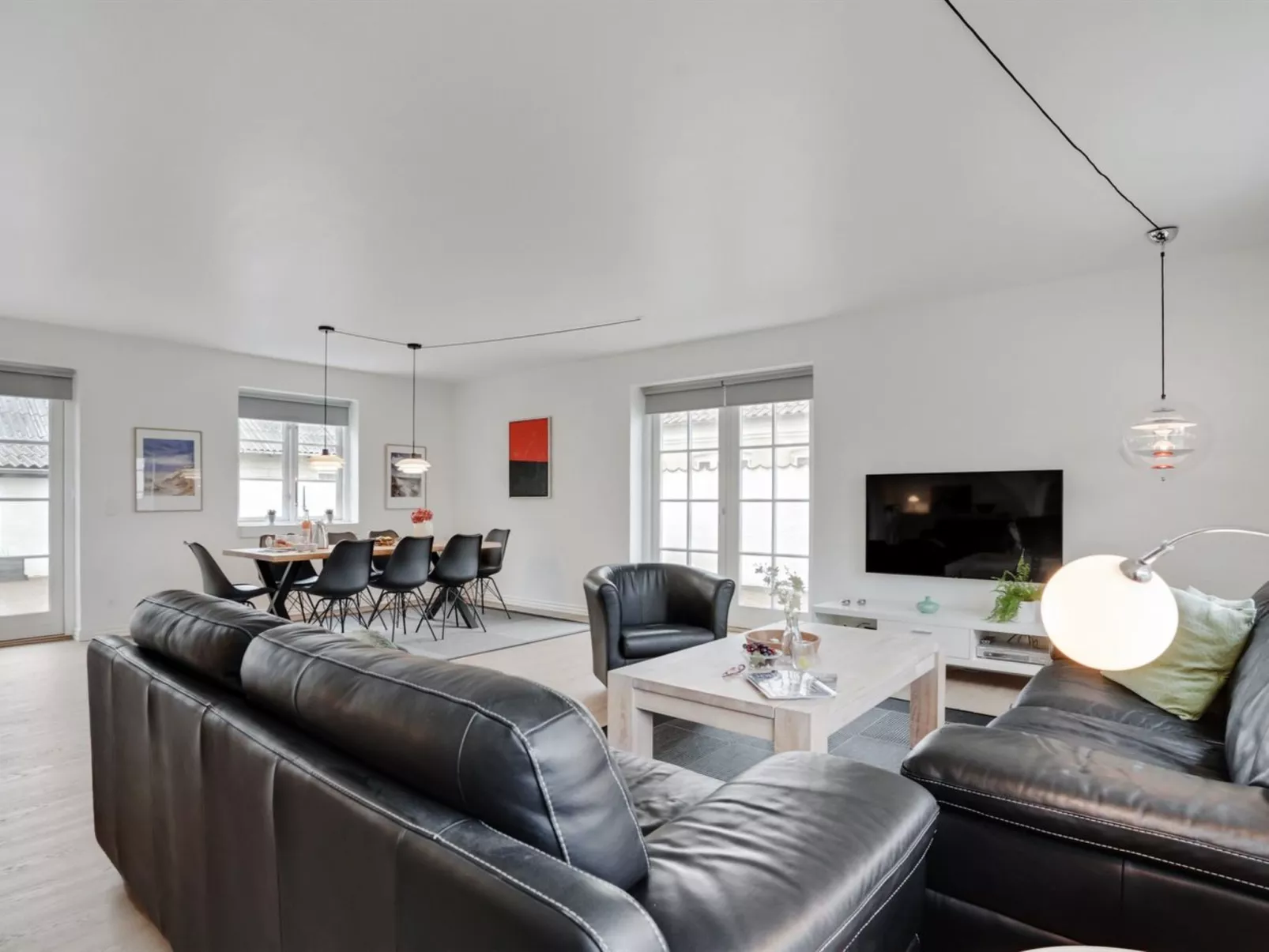 "Springimile" - 300m from the sea-Binnen