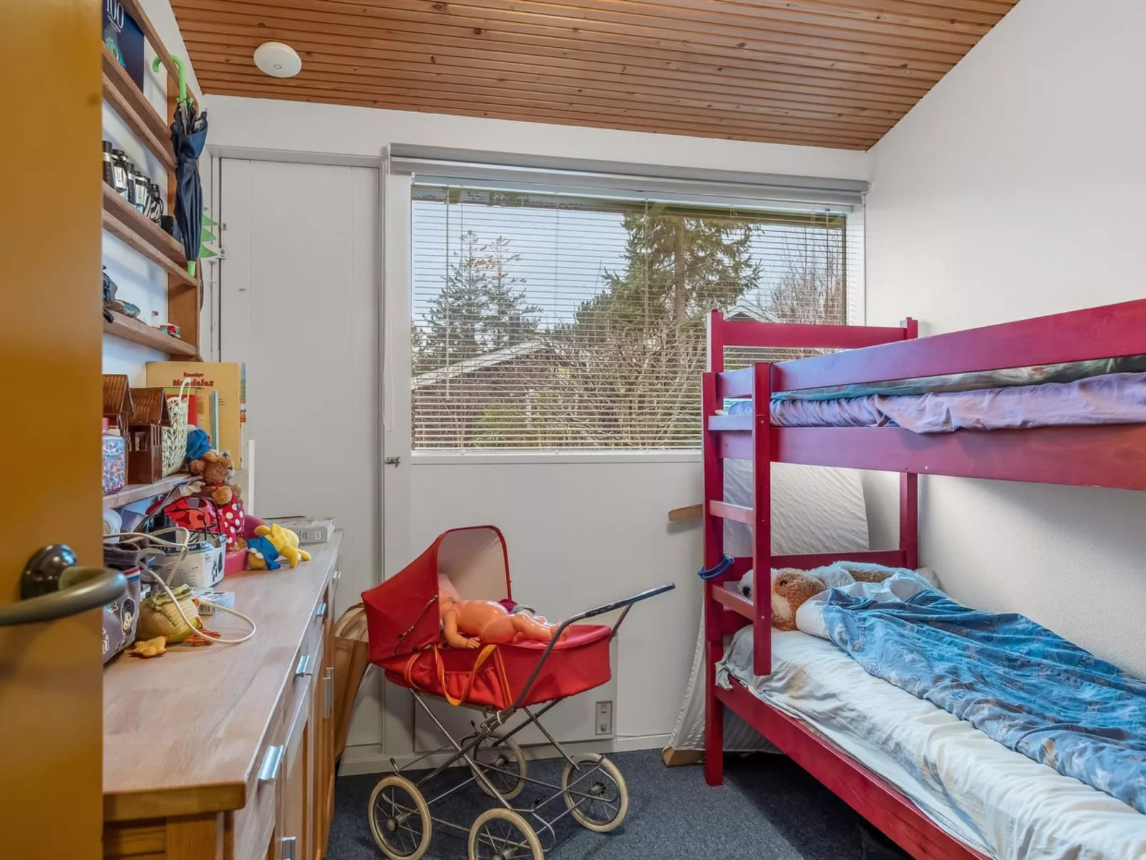 "Odstanus" - 575m from the sea - Binnen