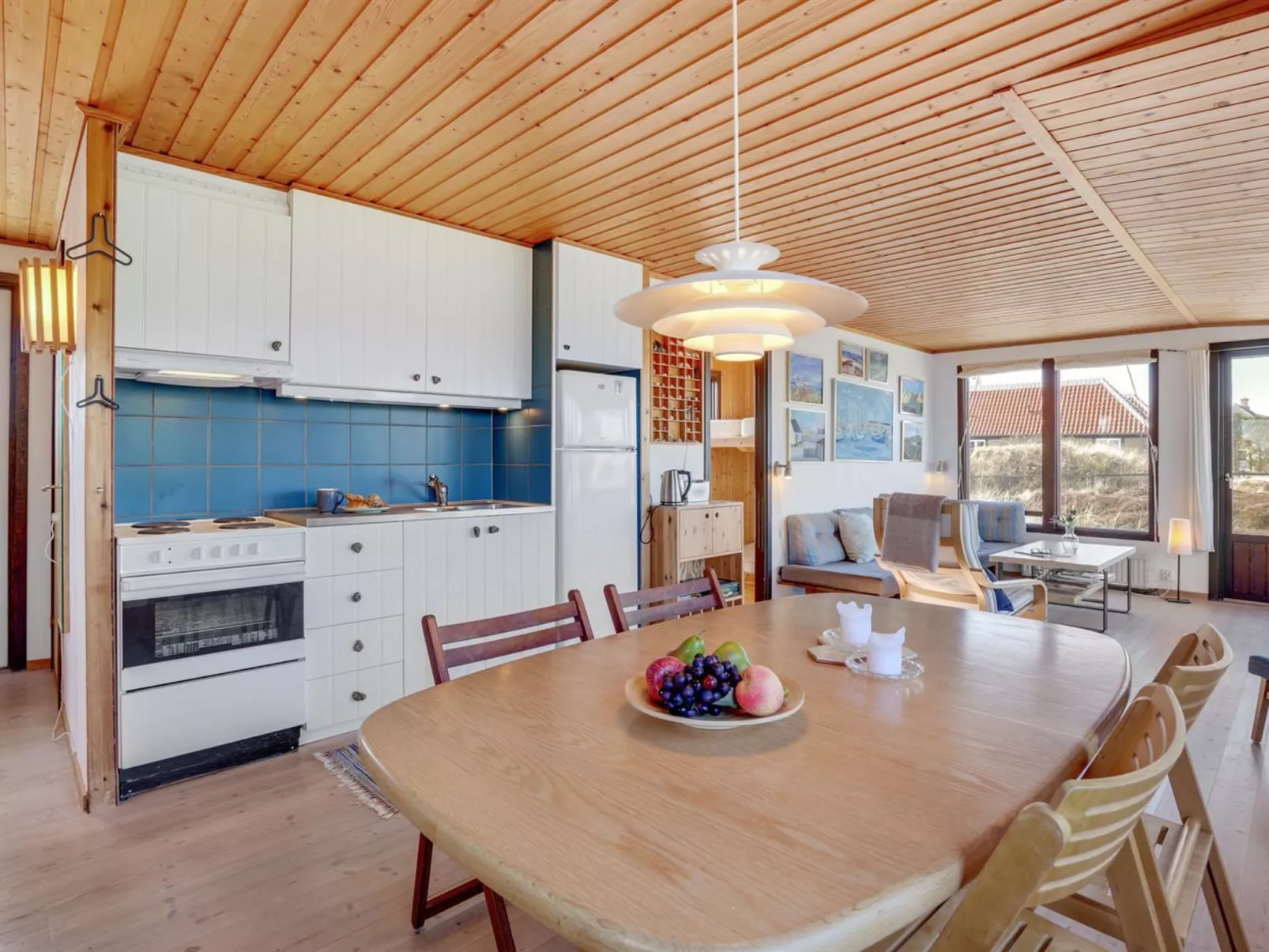 "Anniki" - 300m from the sea-Binnen