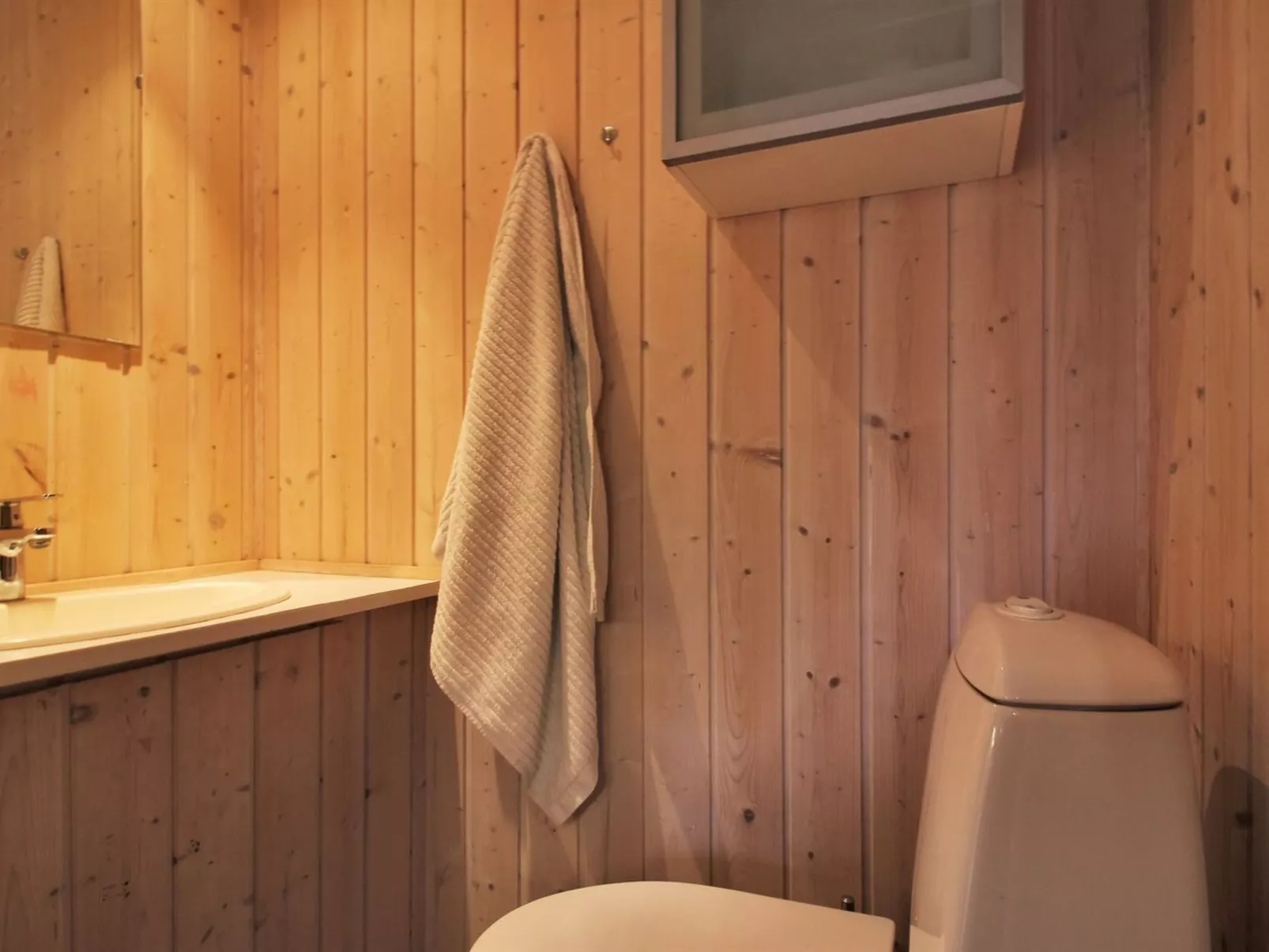 "Vojo" - 100m from the sea-Binnen