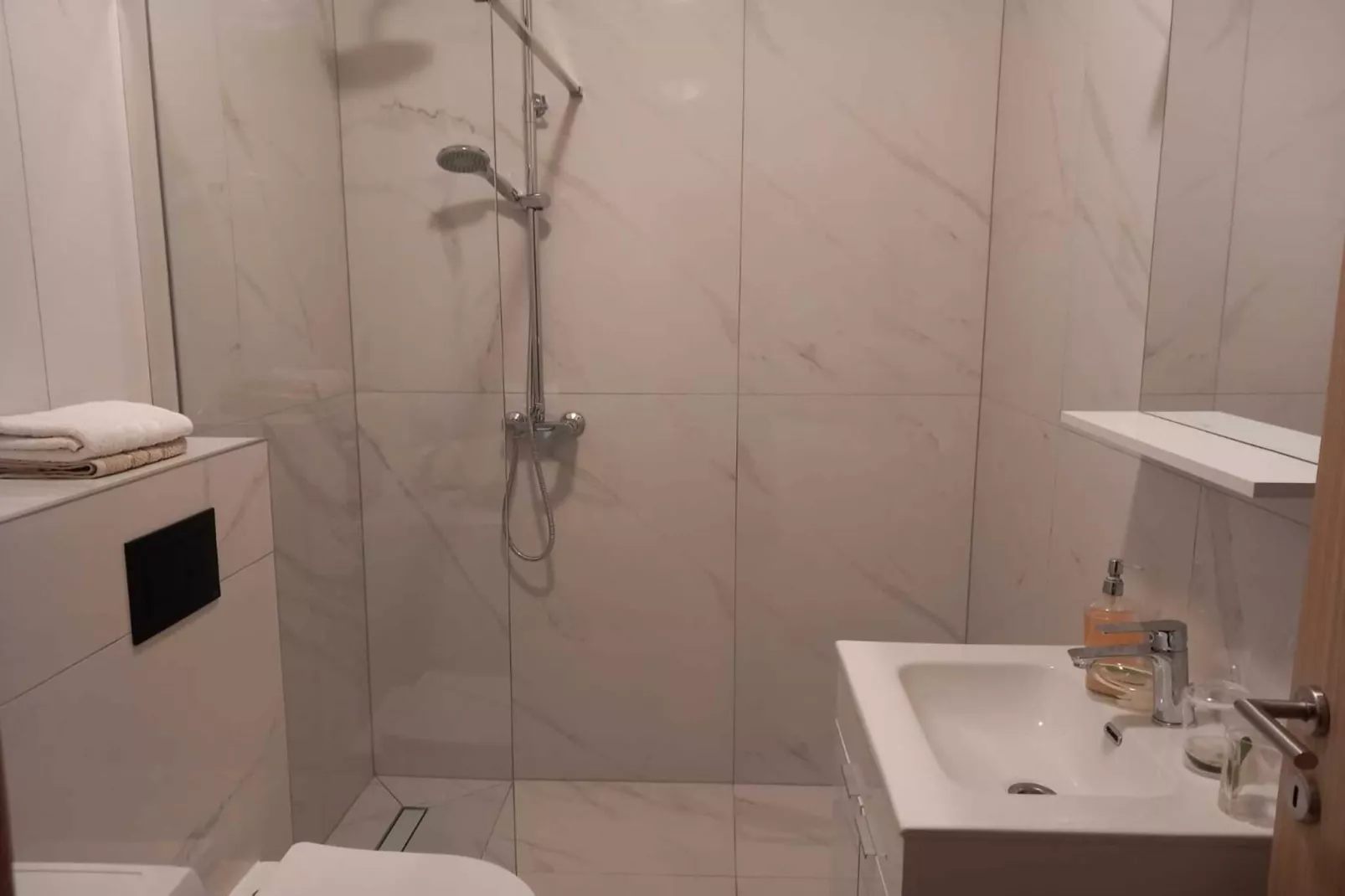 Apartments Kalajzic - Two Bedroom Apartment with Garden and Terrace(A2) (ST) - Badkamer