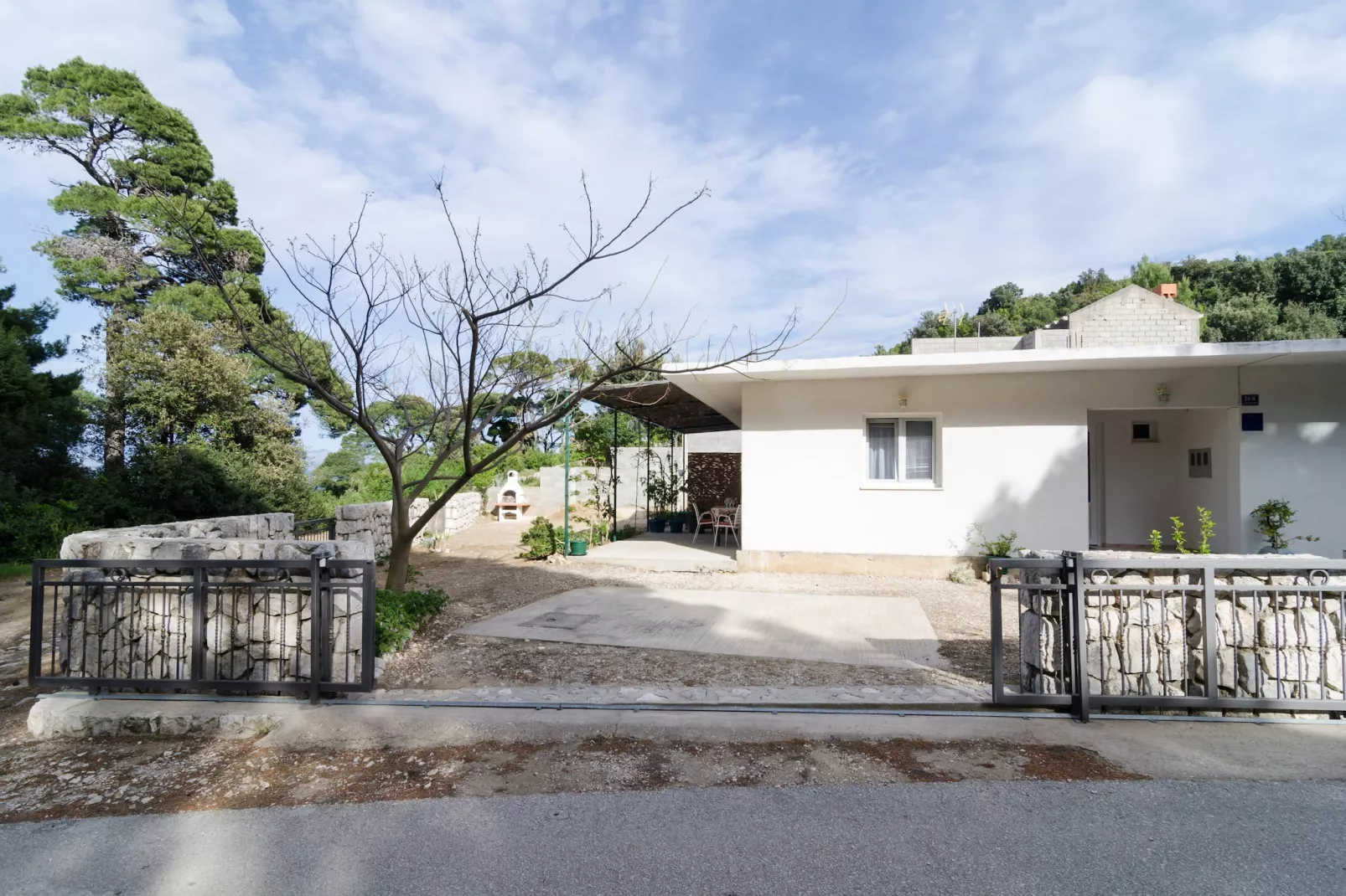 Apartments Skurla - Studio Apartment with Terrace (A1 žuti )-Buitenlucht