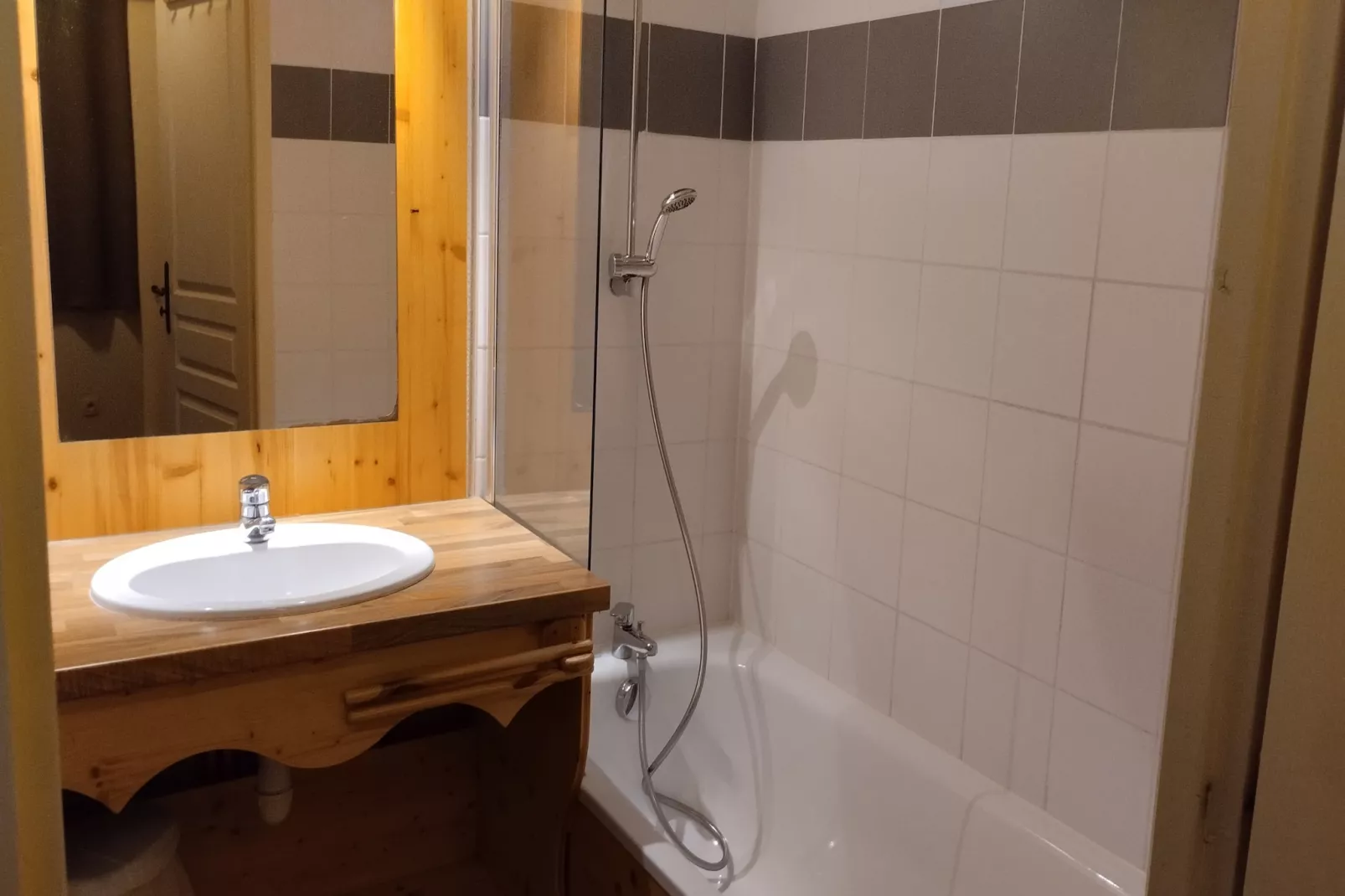 Hameau 5 201a - SPA & PISCINE studio 4 pers.-Badkamer