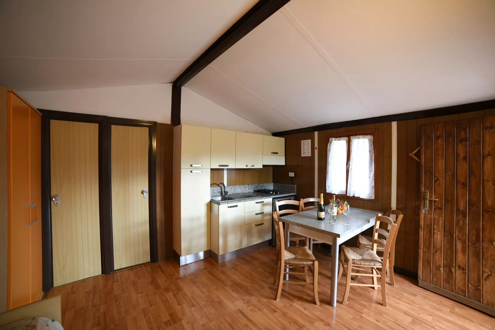C´Era una Volta - Mobile Home - B2/3 Pax - MH - Eetkamer