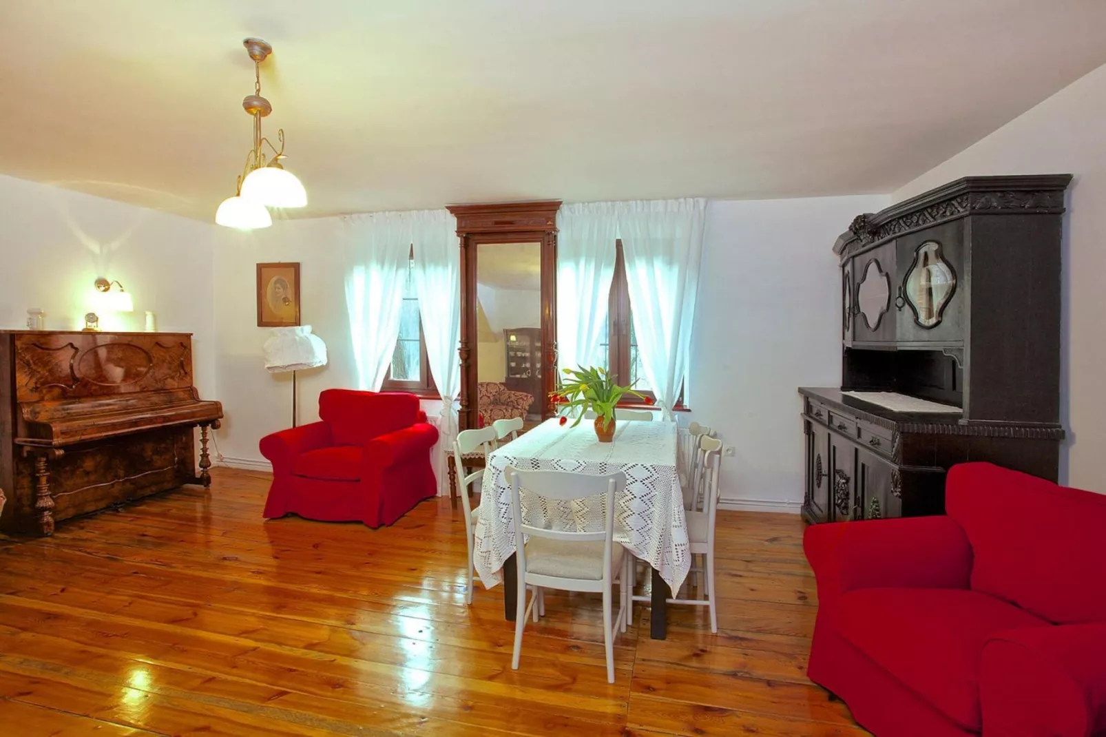 Dom wakacyjny w Sasinie dla max 10 osób - Woonkamer