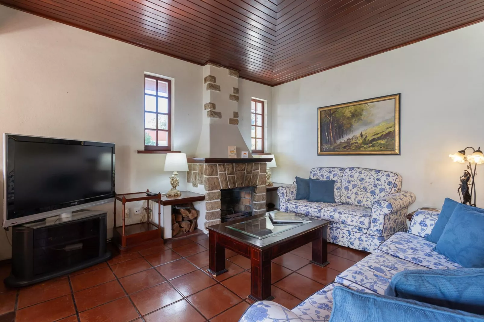 Charming  House and Terrace By Gt House-Woonkamer