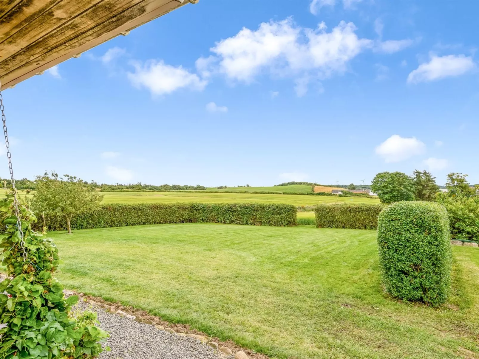 "Erja" - 300m to the fjord-Buiten