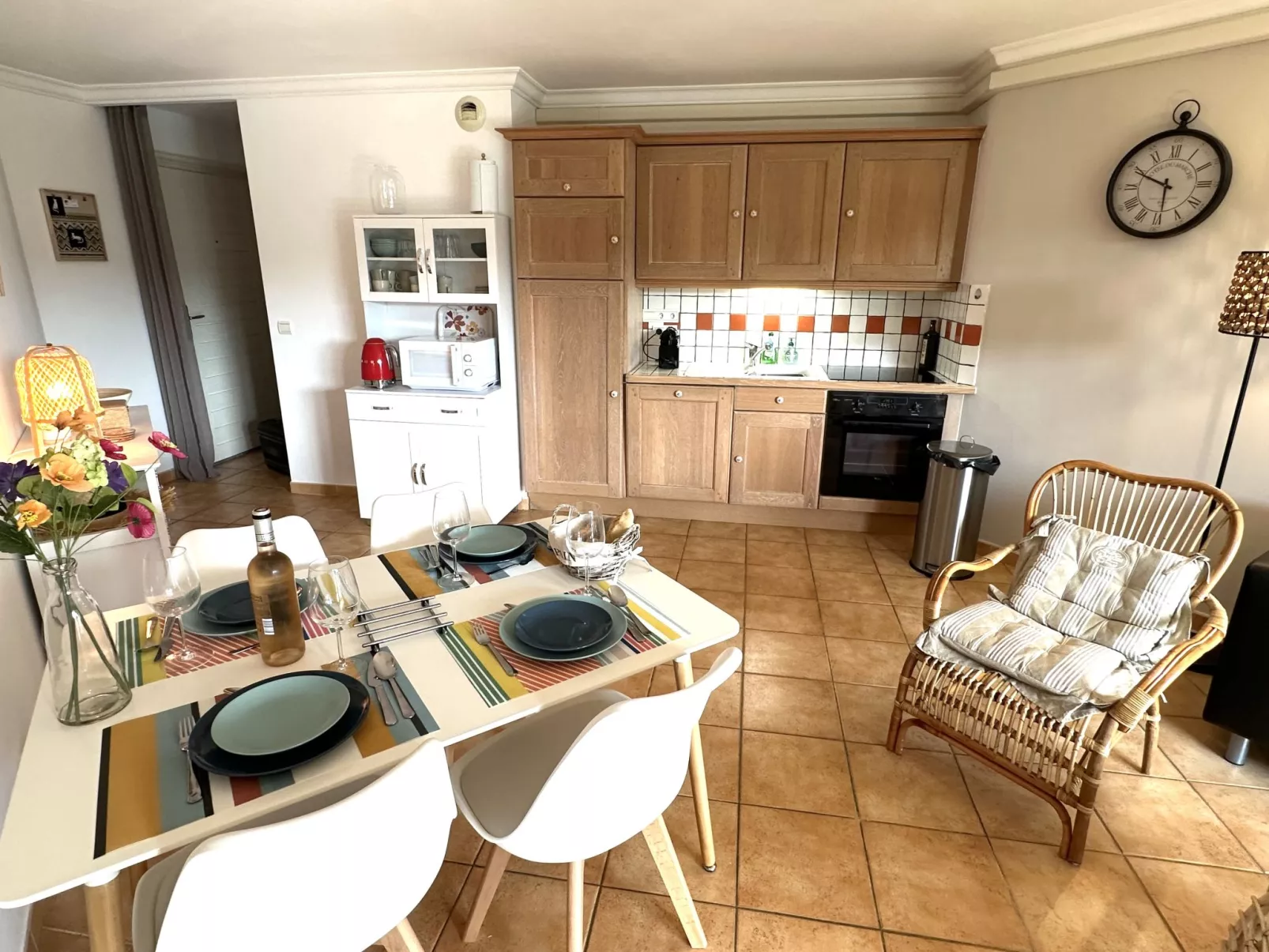 Les Pins Bleus-Binnen