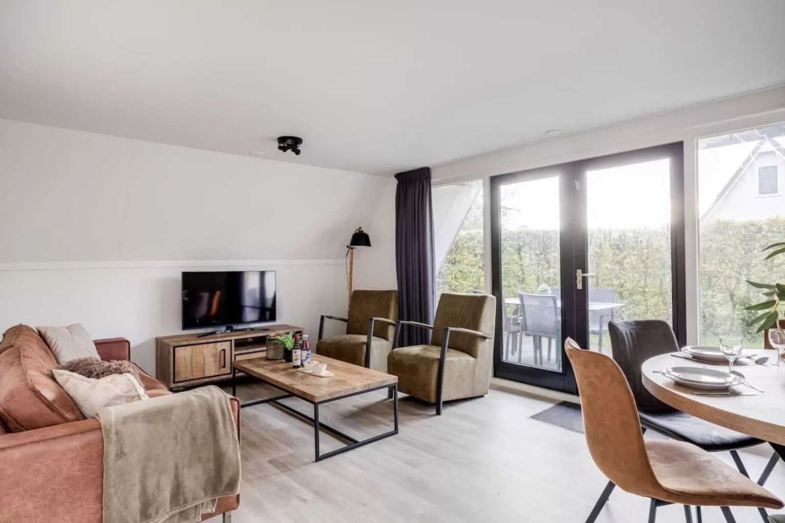 118 | Rietzanger | Sfeervol ingerichte bungalow-Woonkamer