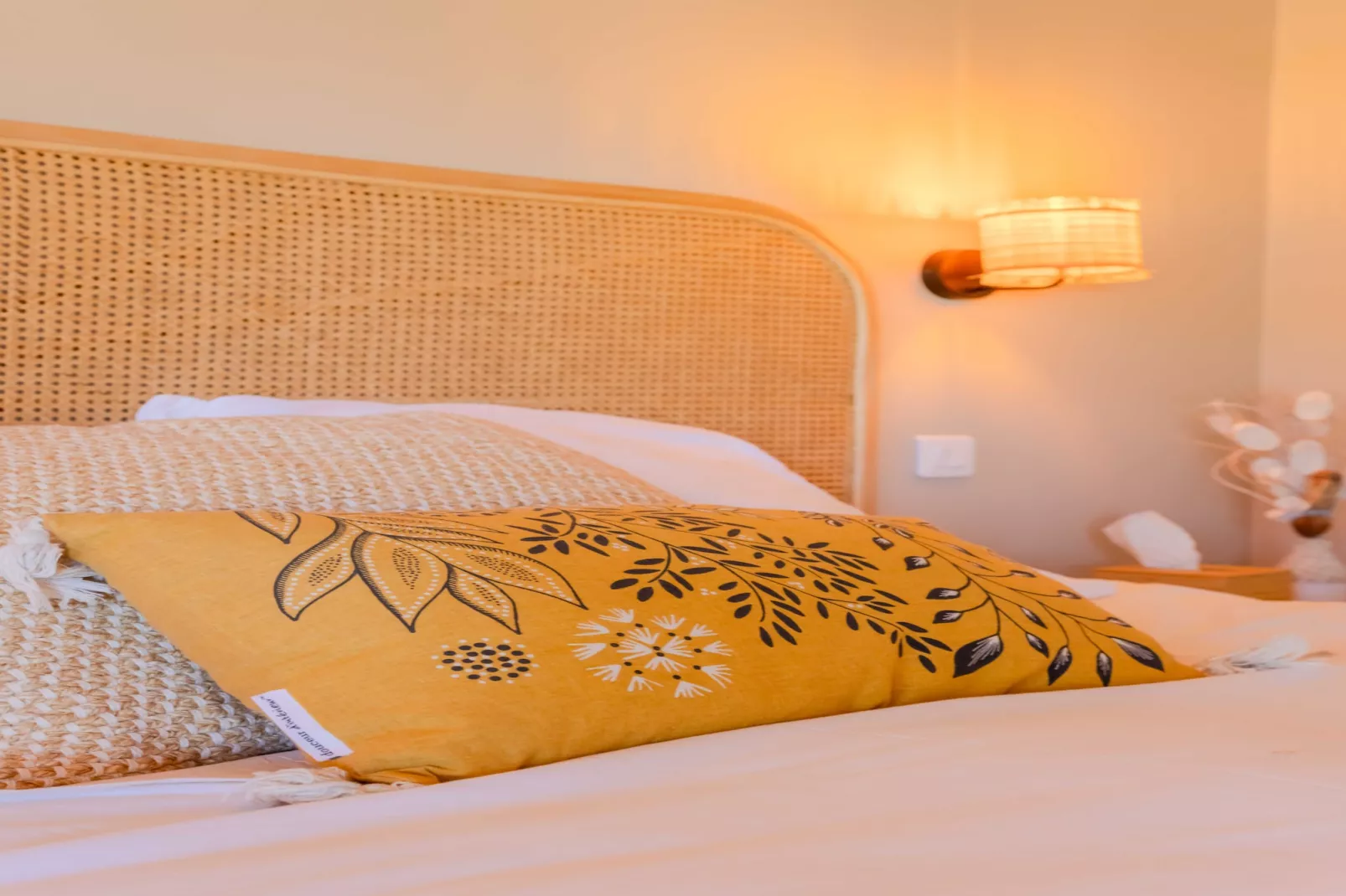 MB-2-PINS-M-Niet-getagd