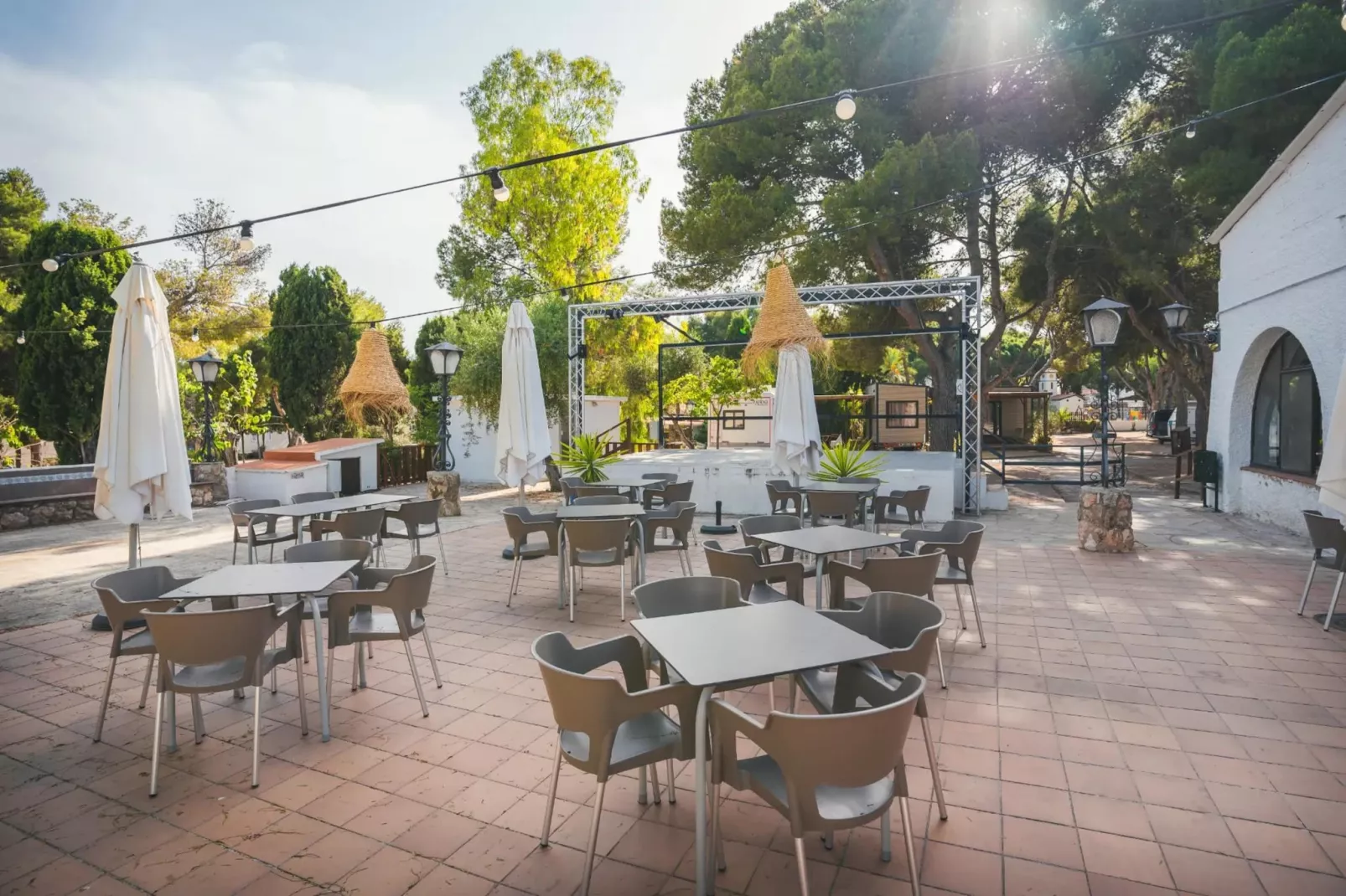 HOLA CAMP SANT SALVADOR-Superior 6-Gebieden zomer 1km