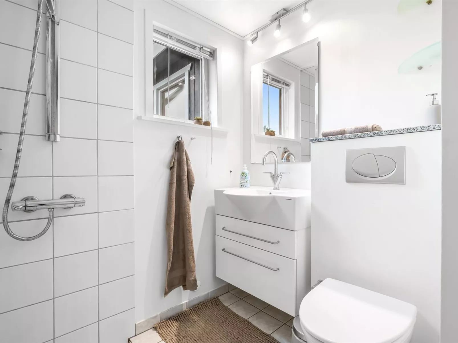 "Hanne" - 750m from the sea-Binnen