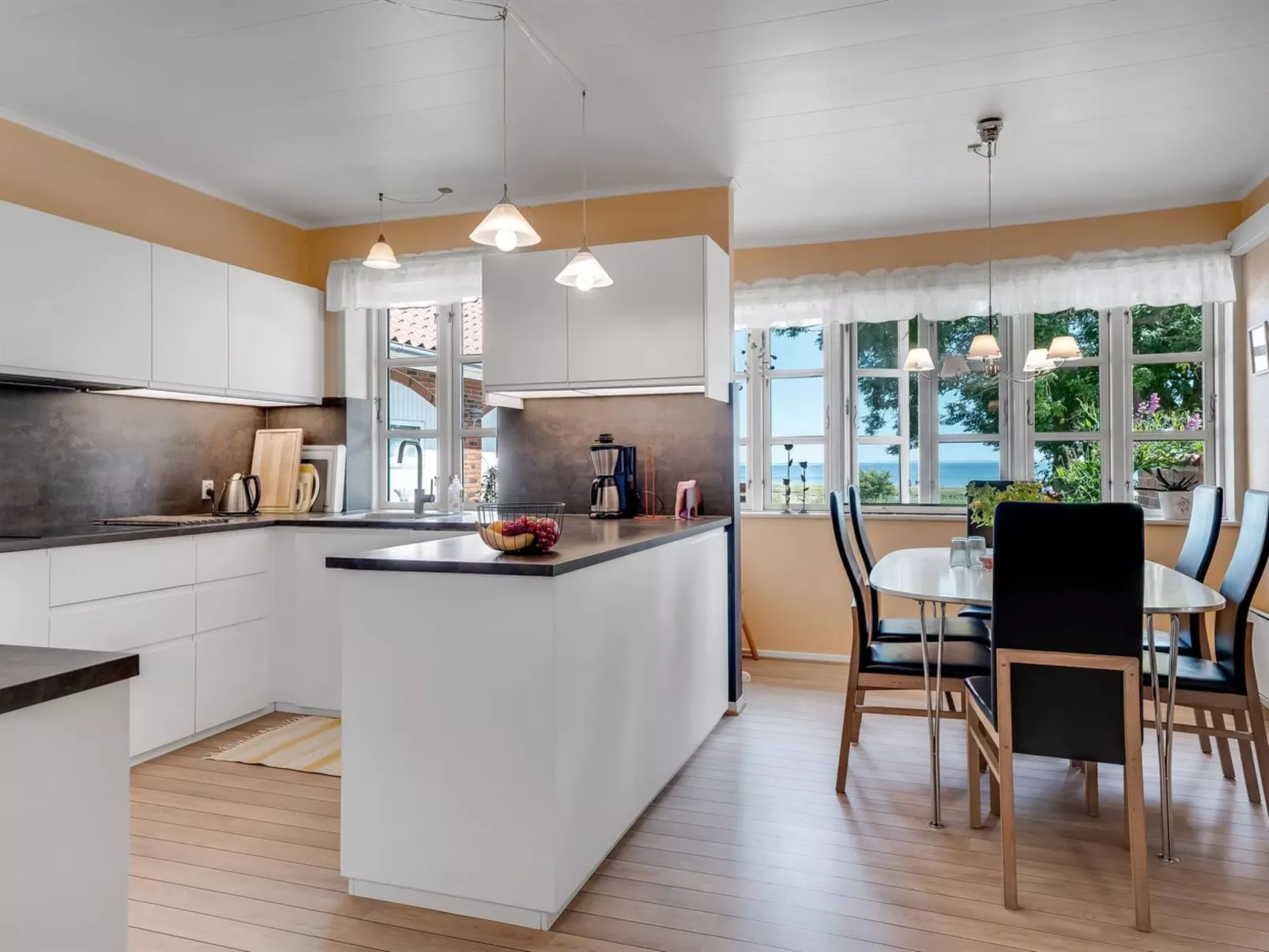 "Virve" - 100m to the fjord - Binnen