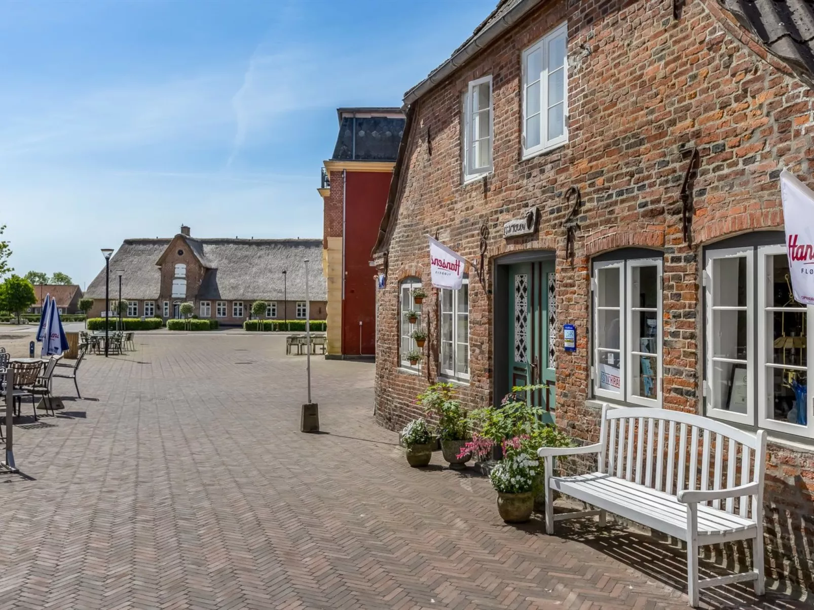 "Spase" - 23km from the sea - Buiten