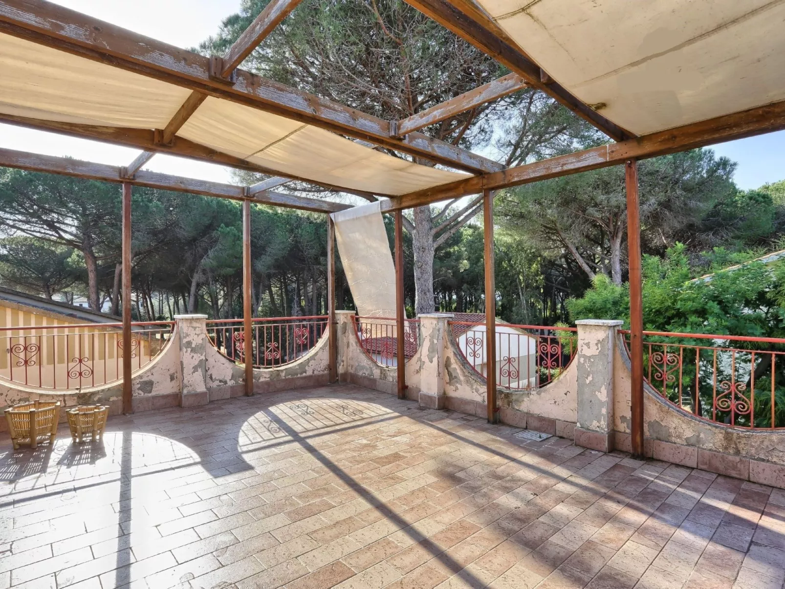 Große Wohnung in Mazzanta mit Schöner Terrasse - Image-tags.info