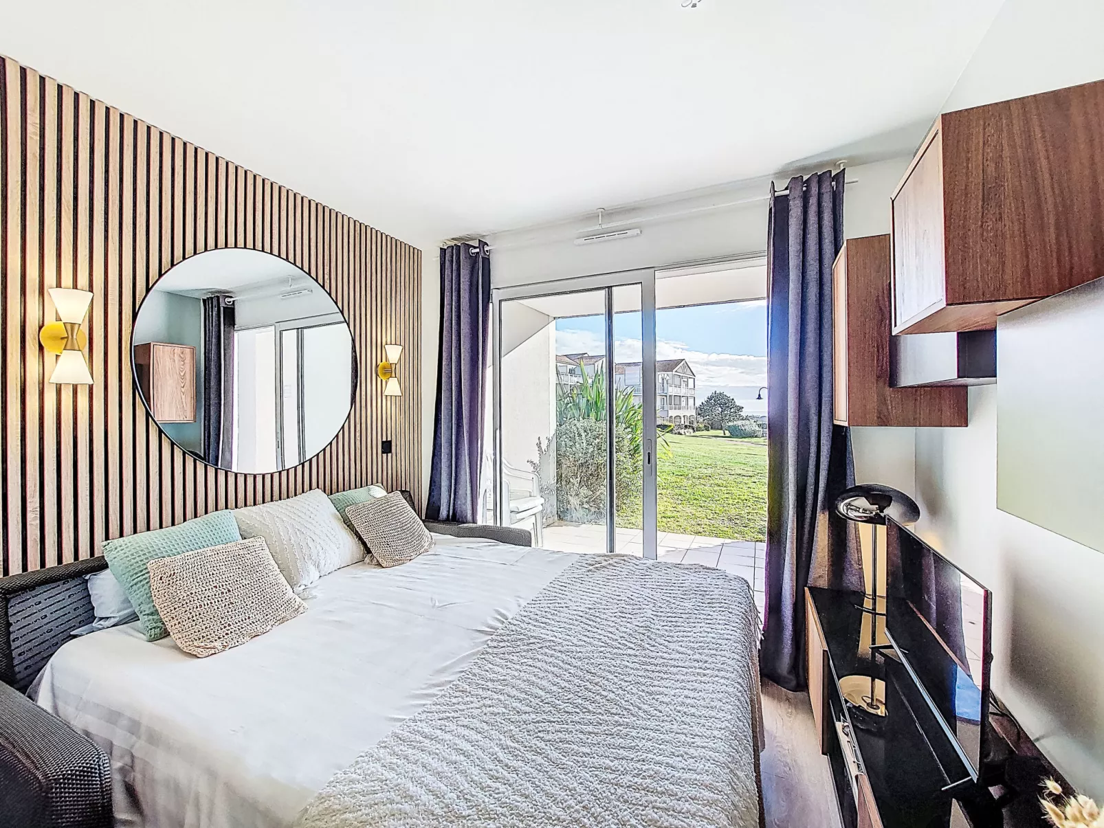 Garden and Sea- Appt T2 moderne, vue mer - Binnen