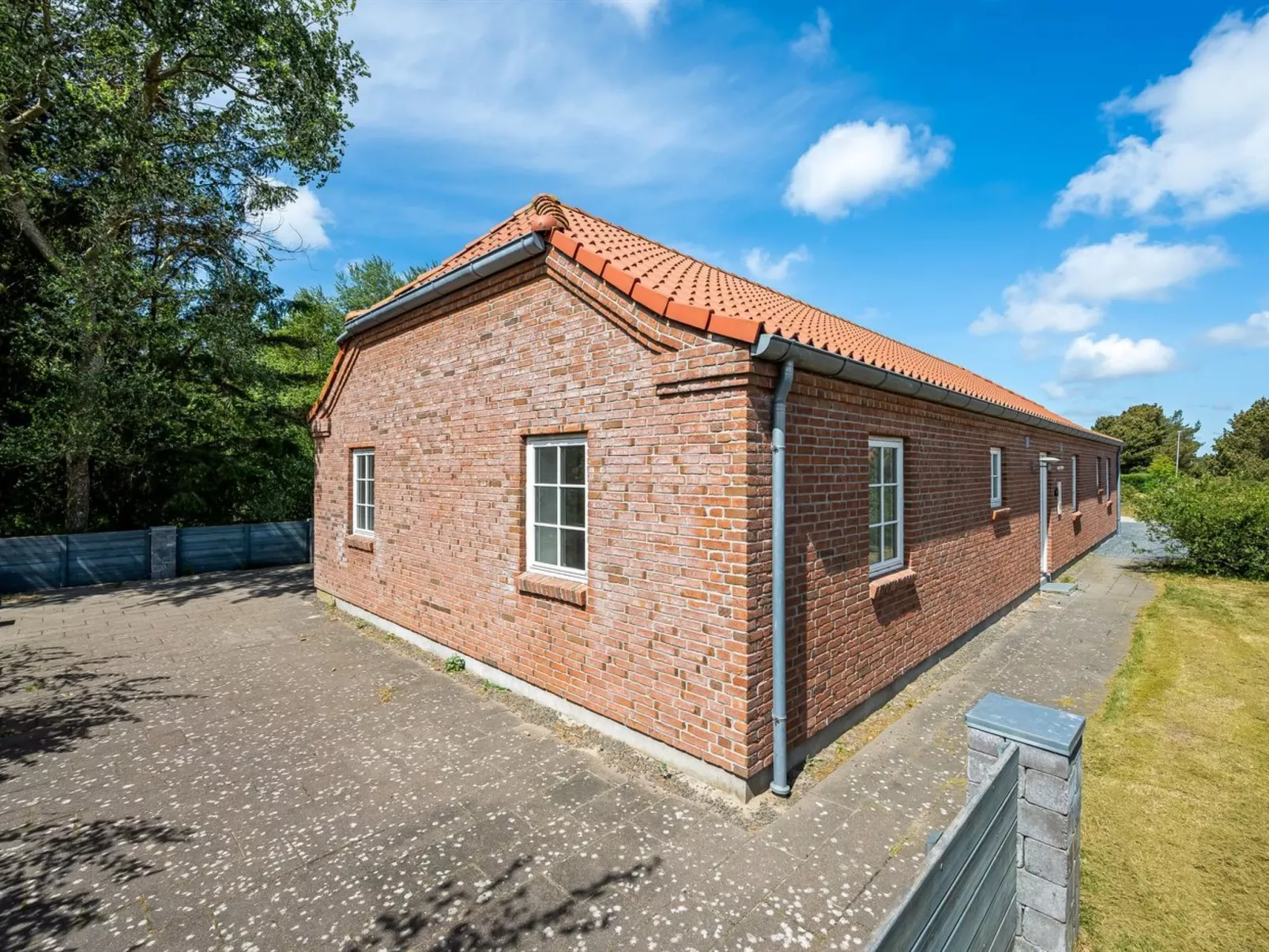 "Sod" - 3.2km from the sea - Buiten