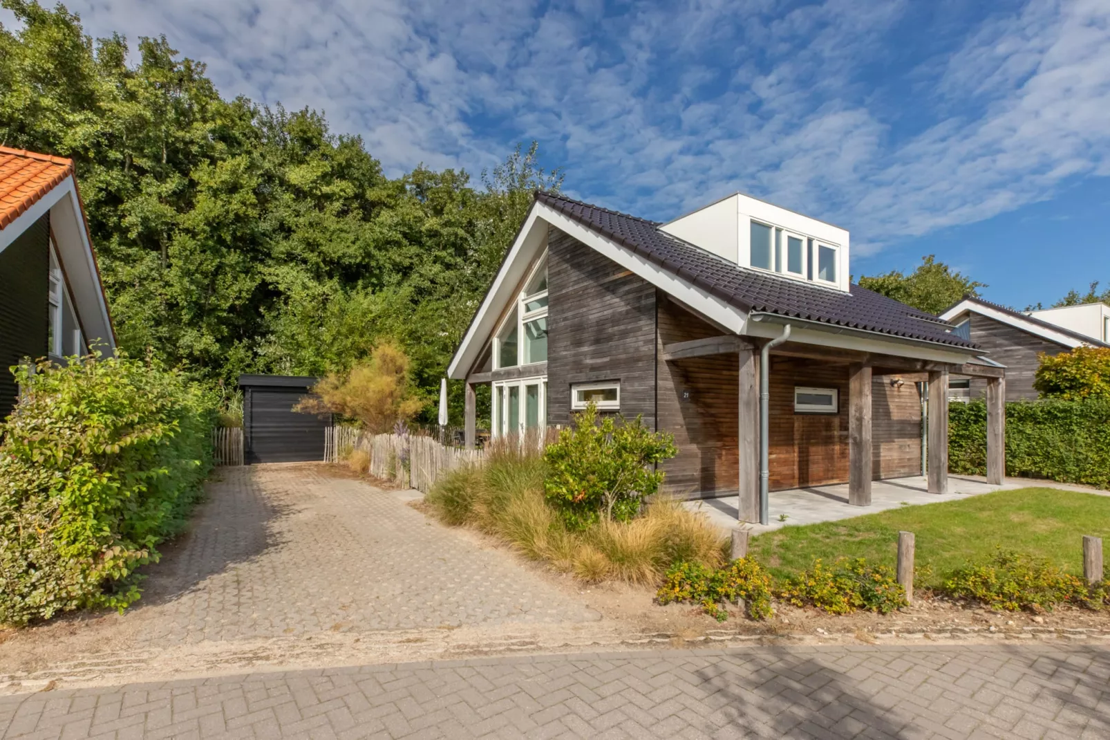 Zonnedorp 21  Beach Villa Joya Renesse | Luxury Beach Villa with Sauna - Buitenkant zomer