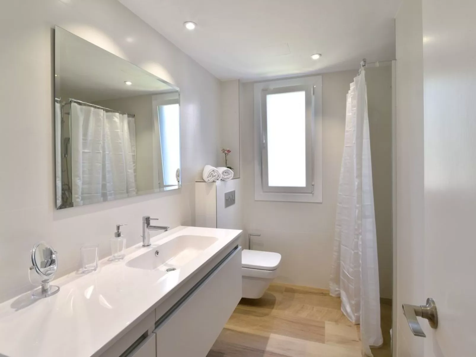 Neu renoviertes, modernes Apartment für 4 Personen, direkt an der Cala Ferrera - Binnen