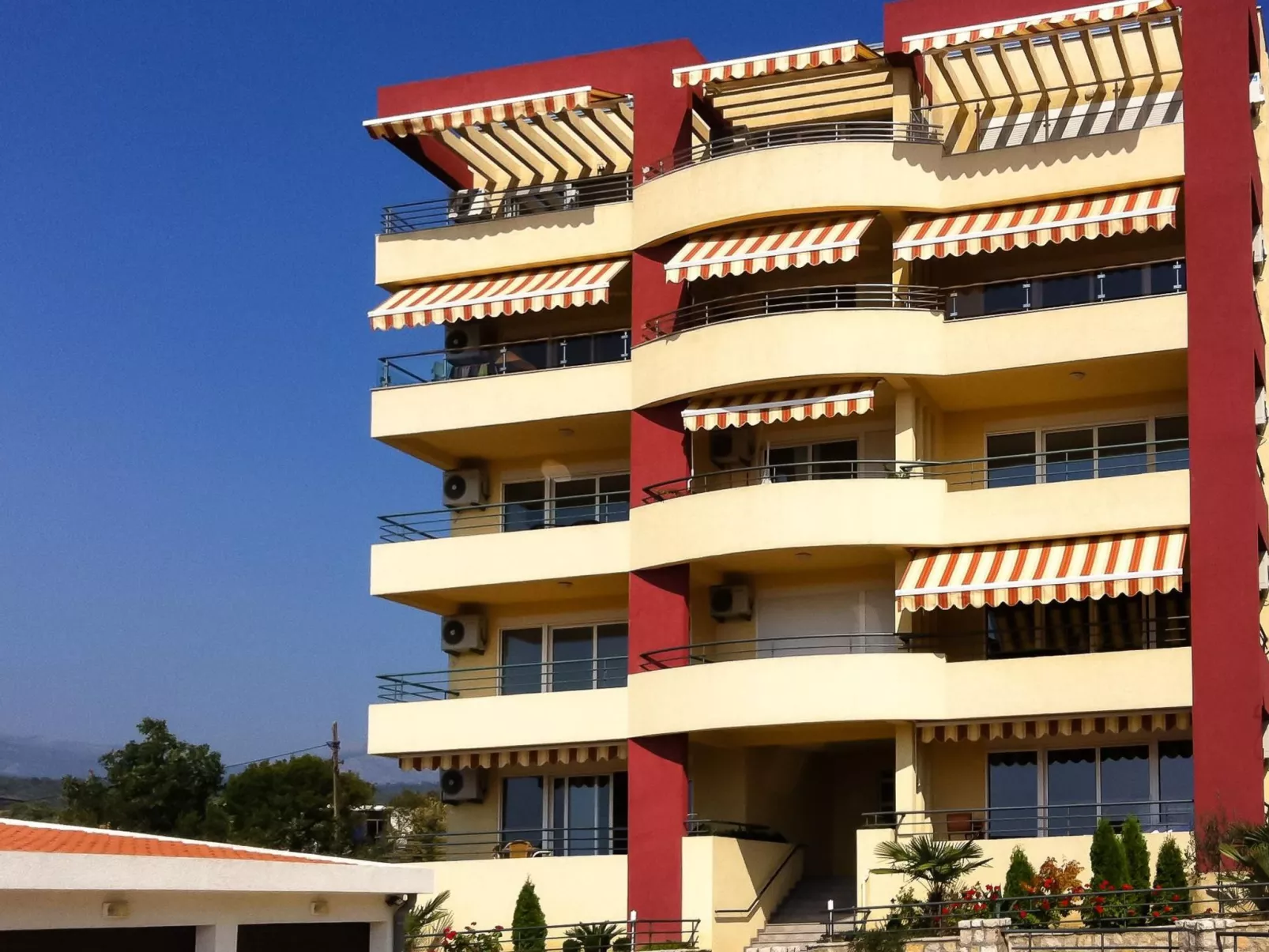 Wohnung in Utjeha-Bušat mit Terrasse und Grill-Image-tags.info