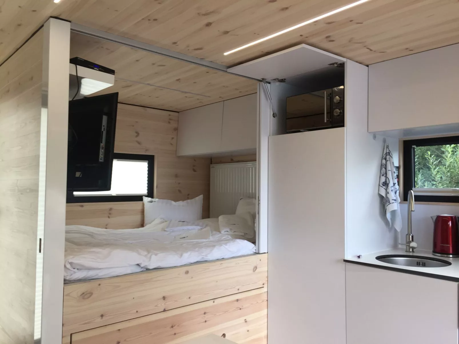 Hausboot für zwei Personen mit Kamin und Terrasse - Image-tags.info