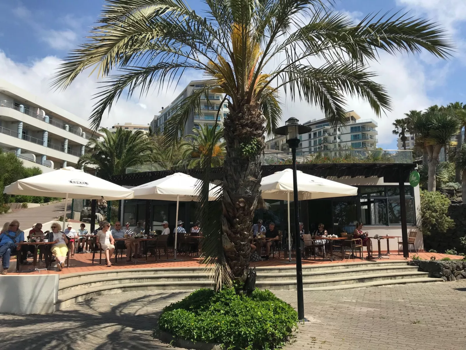 Mit Blick auf das Wasser - Image-tags.info