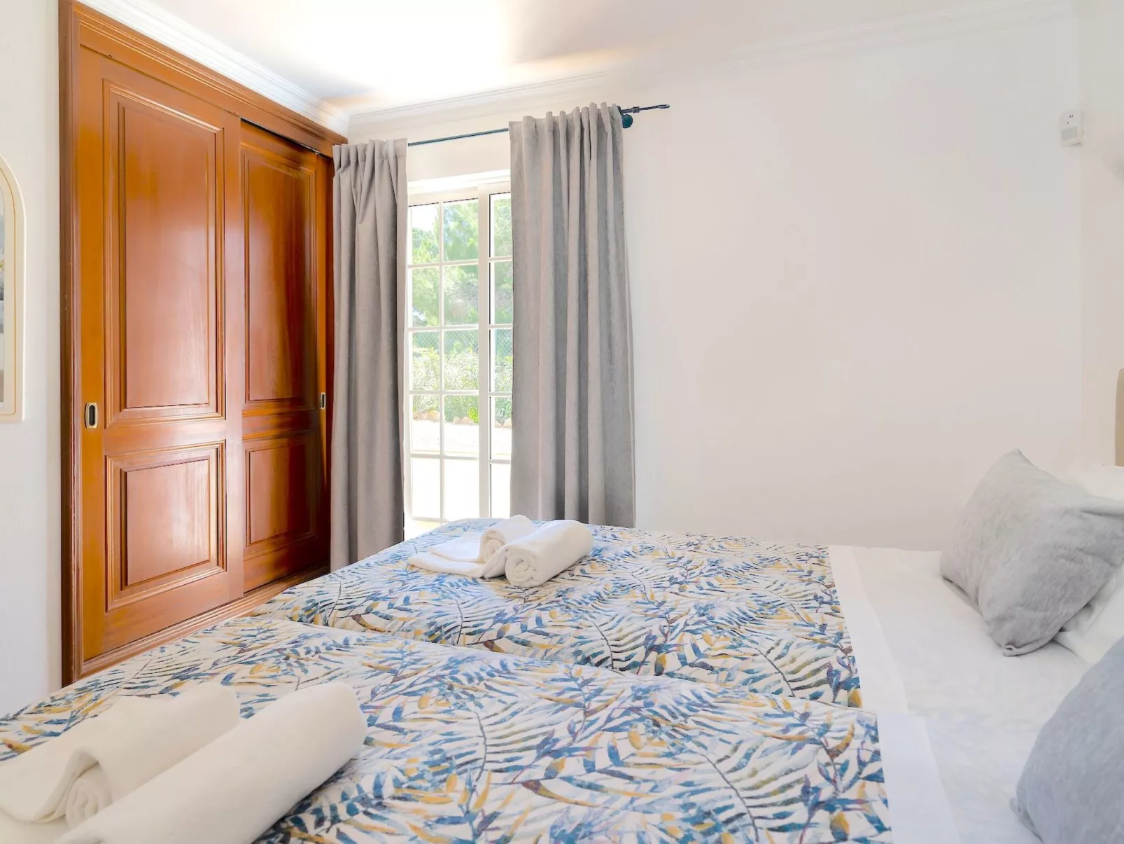 7 Schlafzimmer Villa, Familie, Kinder, Gruppen, Strand, Pool, Garten - Image-tags.info