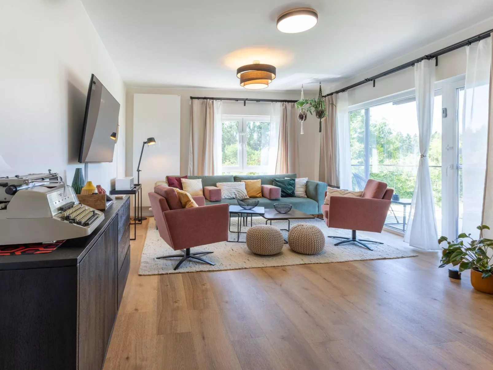 Overlook Lodge-Image-tags.info