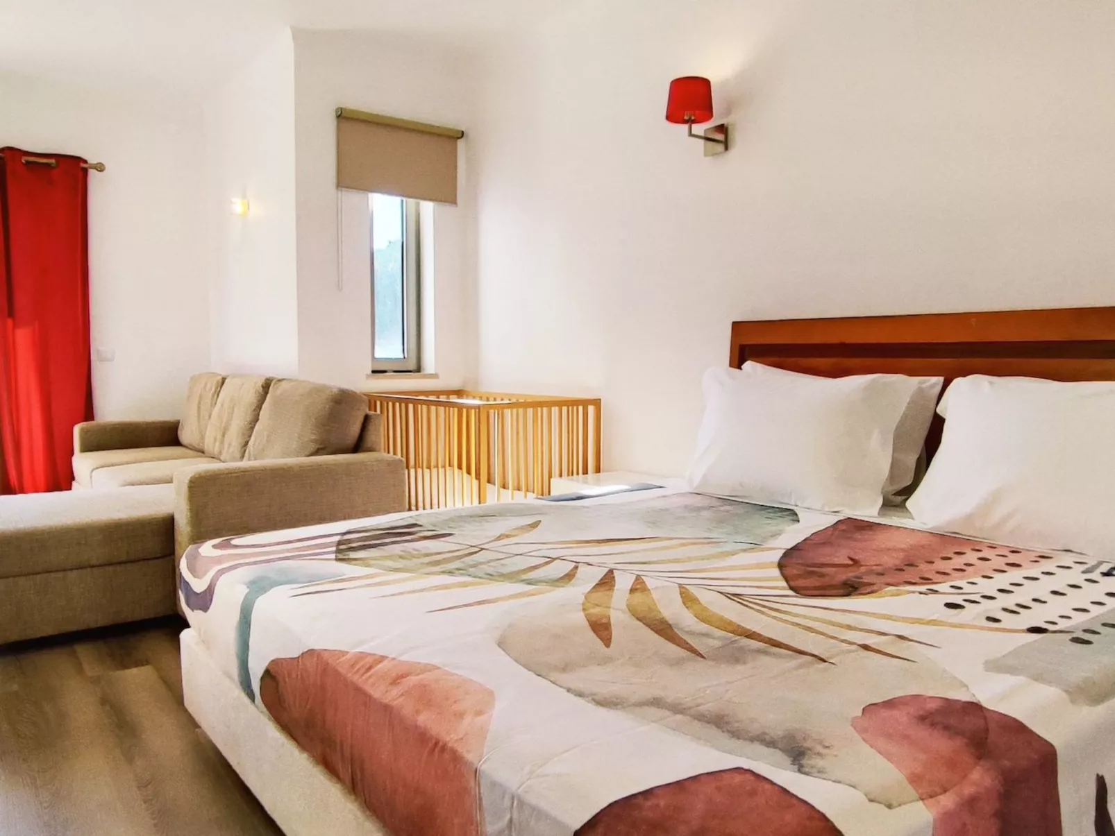 Villa mit 6 Schlafzimmern, Familie, Gruppen, Strand, Pool, Garten - Image-tags.info