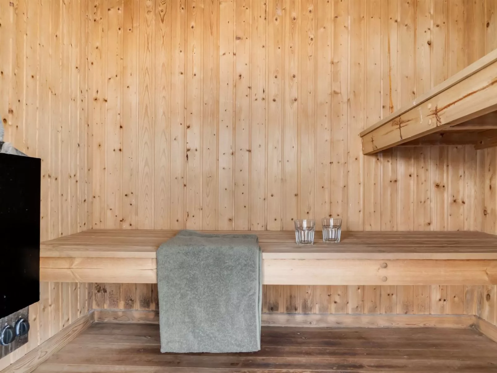 "Virpi" - 1.1km from the sea-Binnen