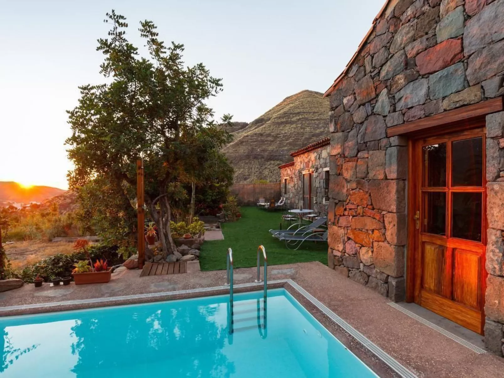 Komfortables Ferienhaus mit privatem Pool und idealer Lage im Naturpark mit Näh - Image-tags.info