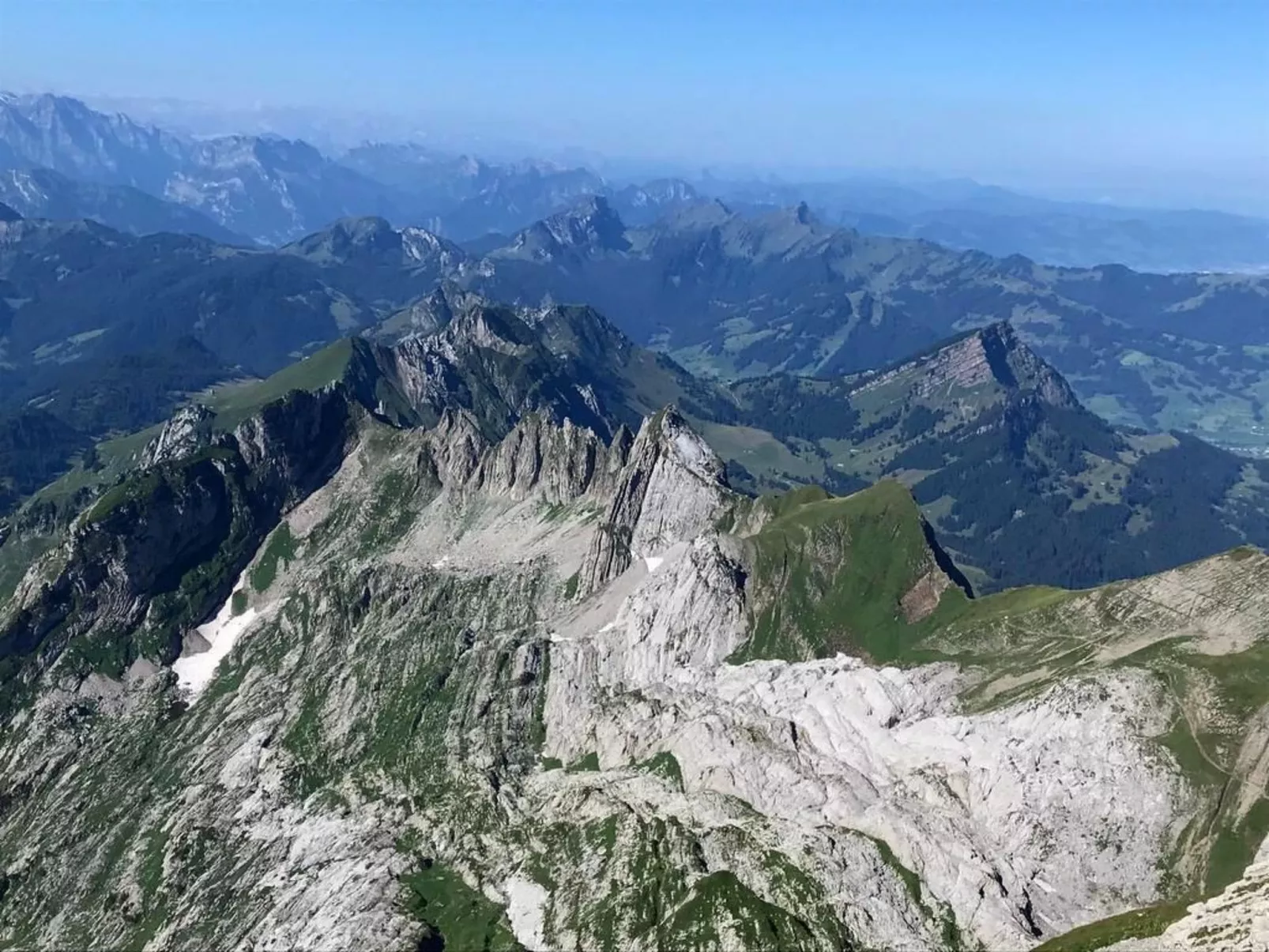 Gemütliche und geräumige Ferienwohnung - Buiten