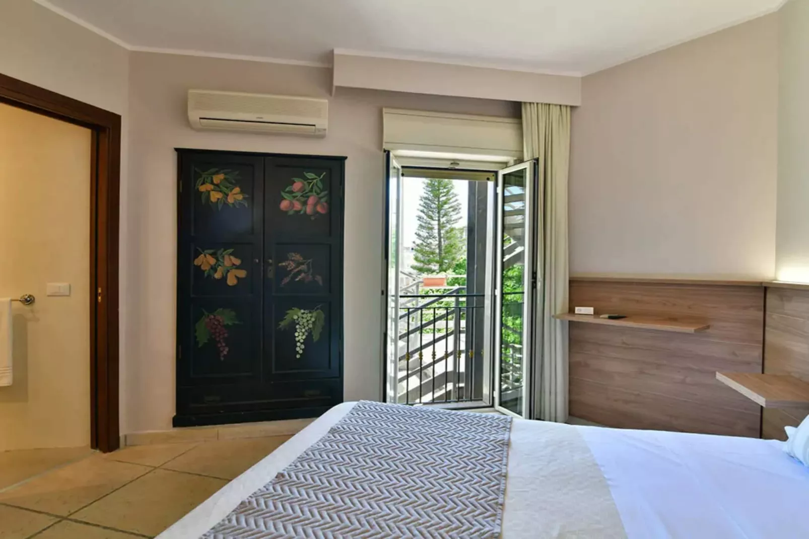 APARTMENTS VILLA LINDA - Bilo 2 Pax Classic Balcony - B2C B3C B4C - Slaapkamer