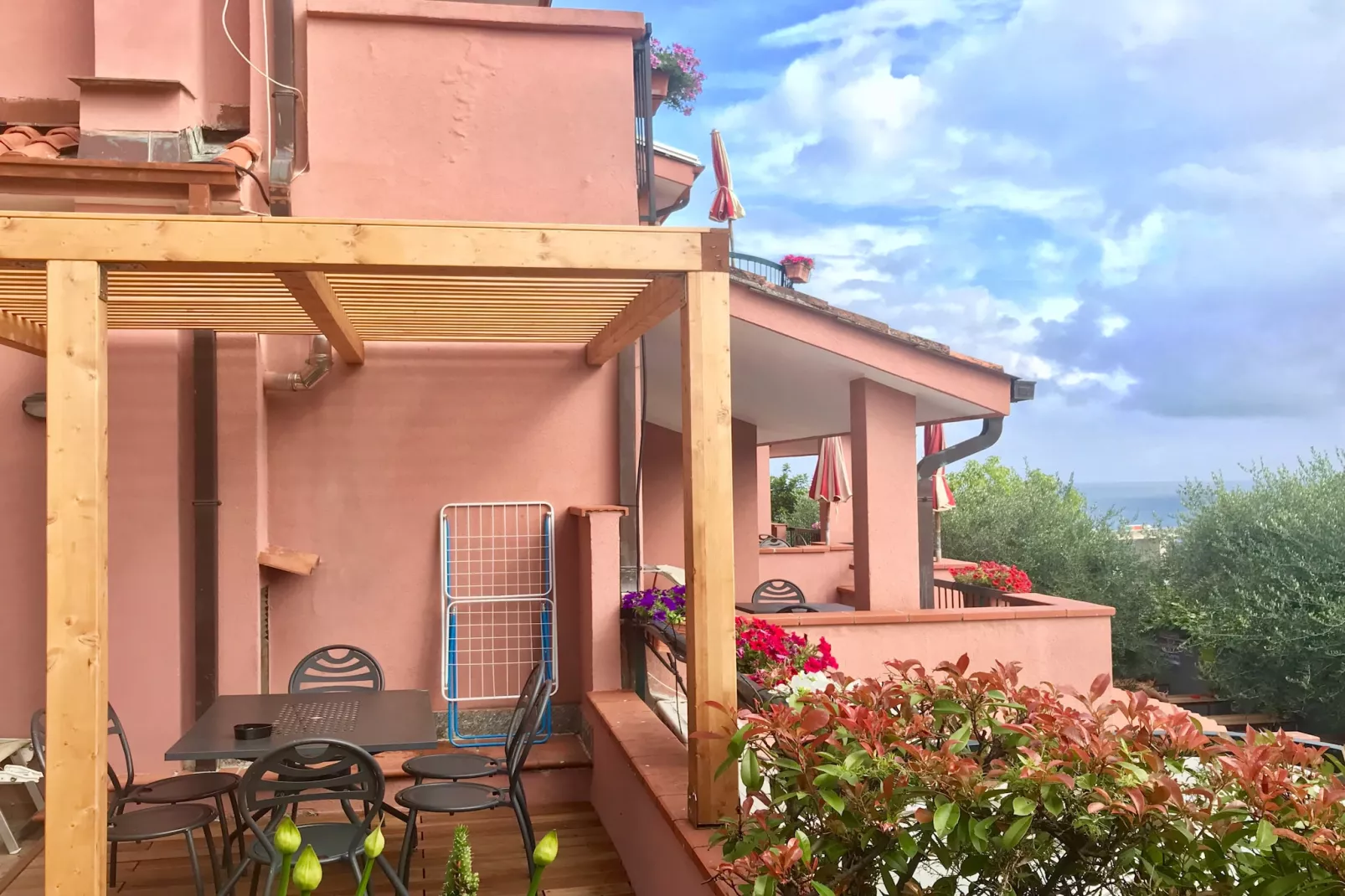 RESIDENCE VILLA GIADA IMPERIA - TWO-ROOM APARTMENT 5 PAX Ginestra B5 - Terrasbalkon