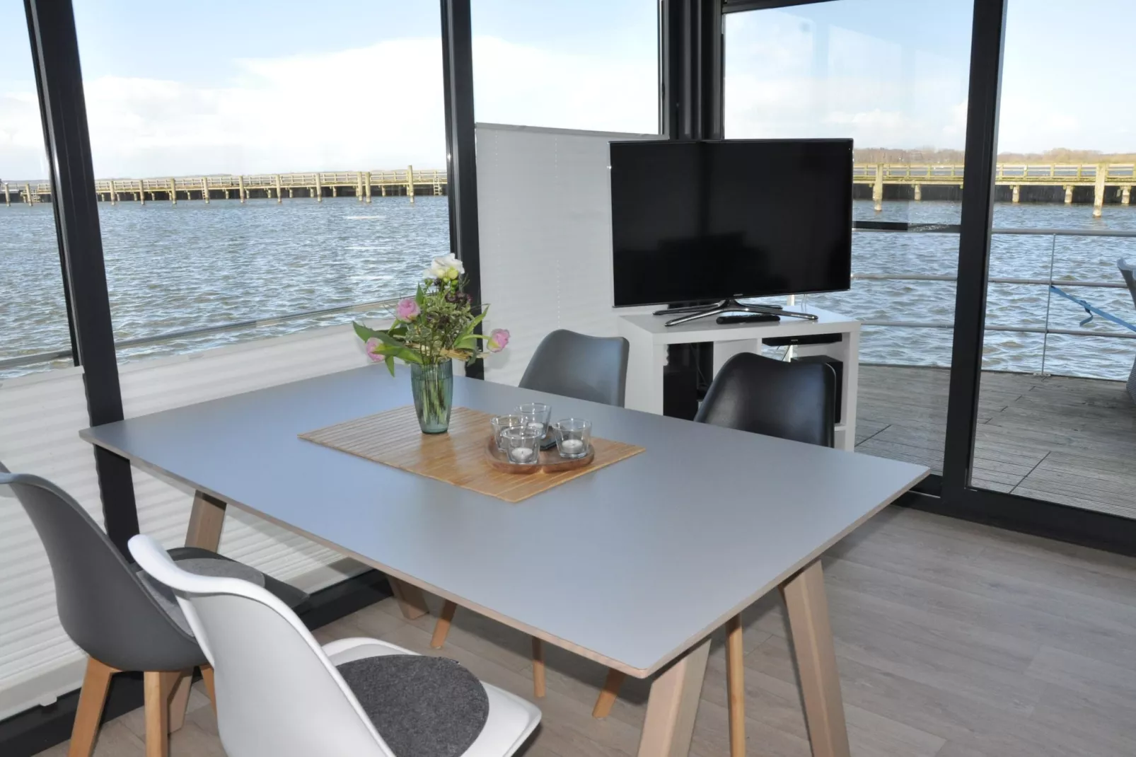 Floating House Rosi - Eetkamer
